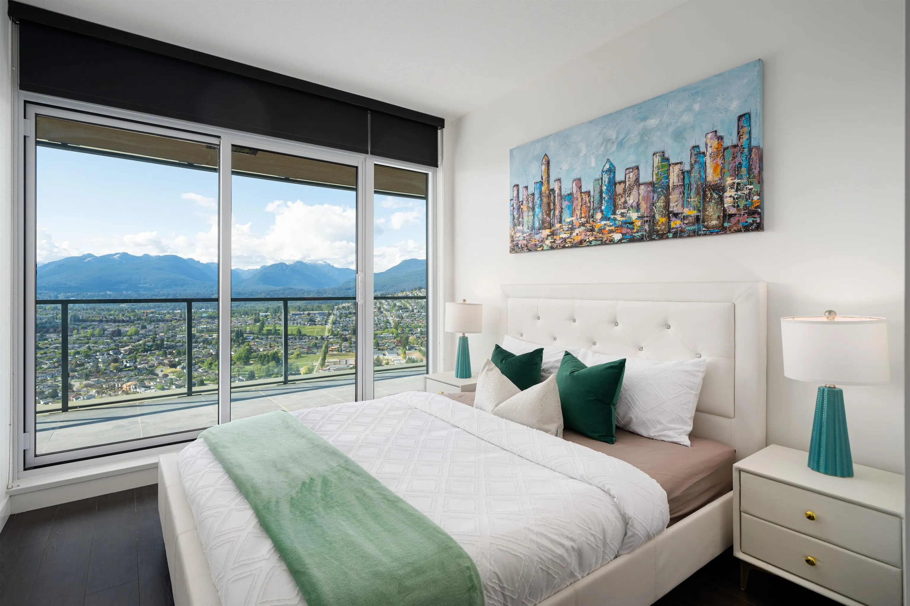 5302 4880 Lougheed Highway