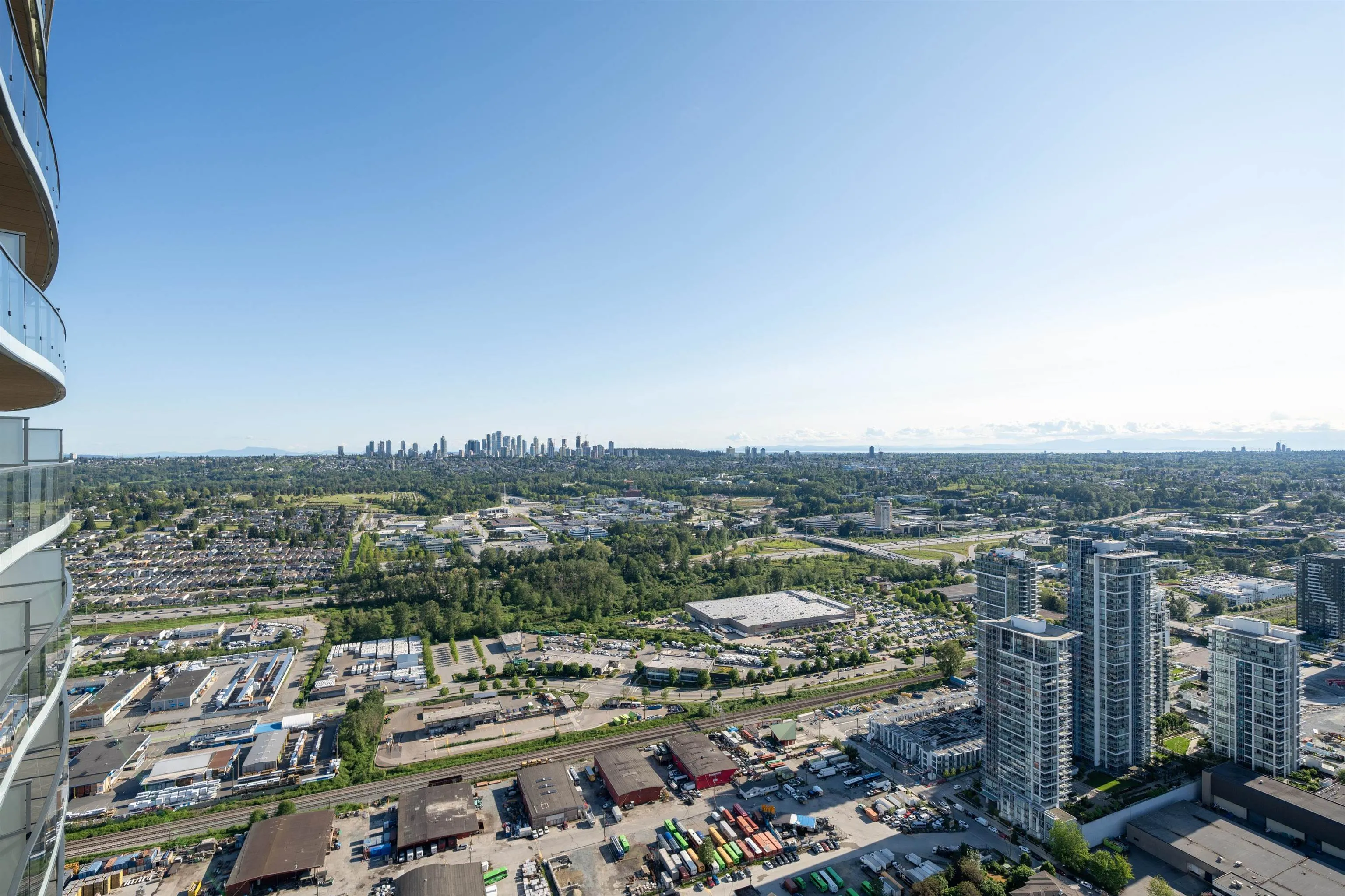 5302 4880 Lougheed Highway