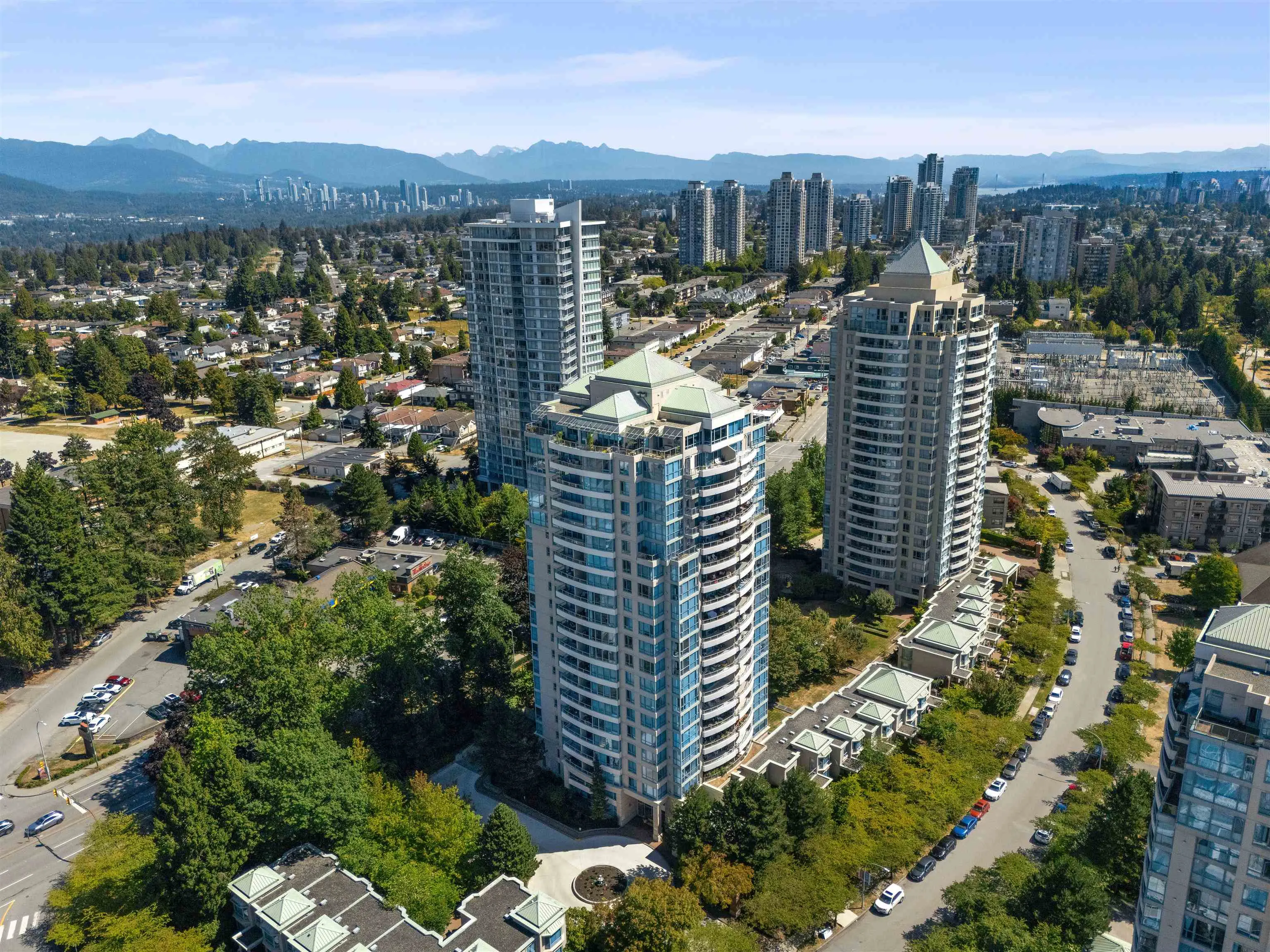 1203 6611 Southoaks Crescent
