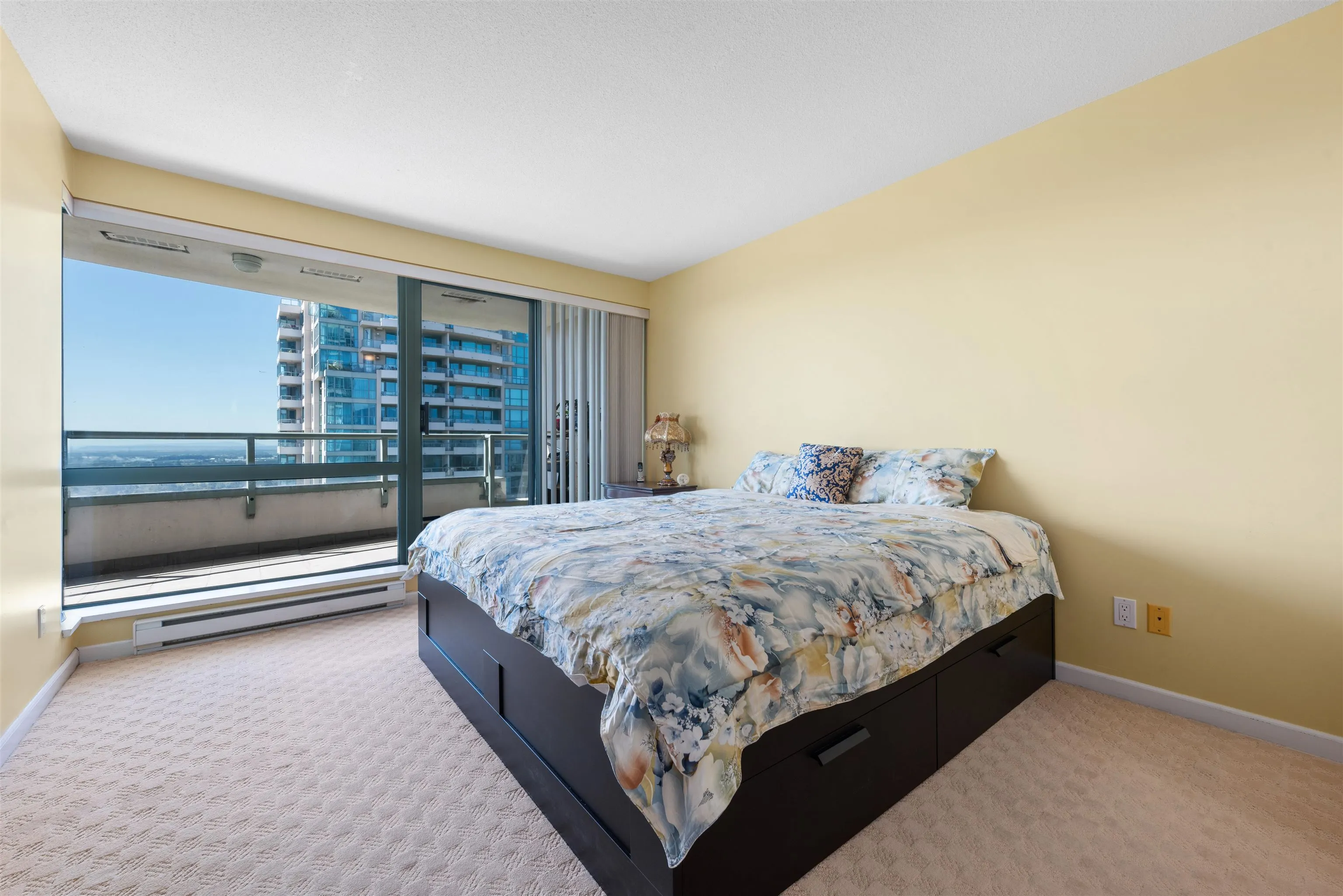 1203 6611 Southoaks Crescent