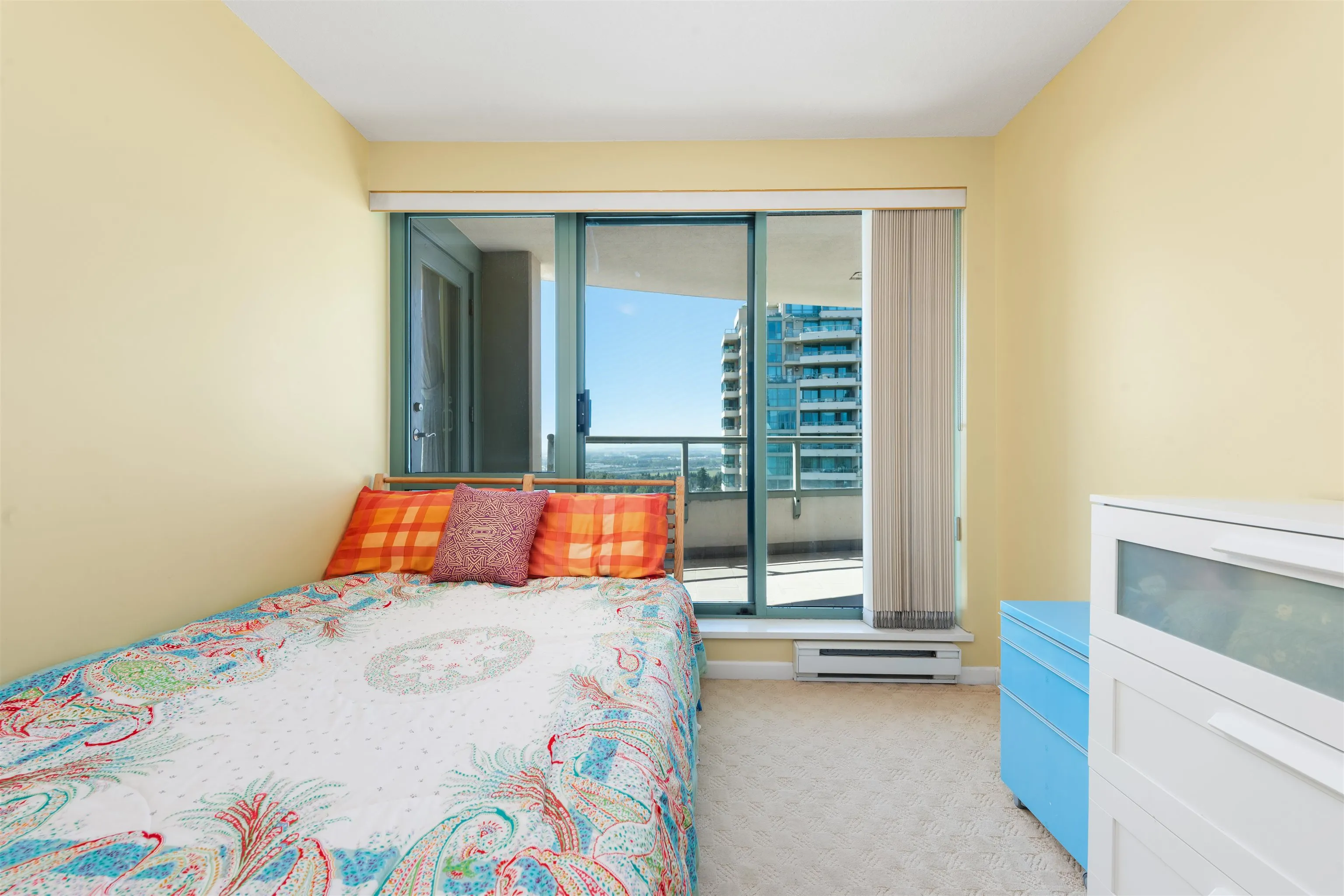 1203 6611 Southoaks Crescent