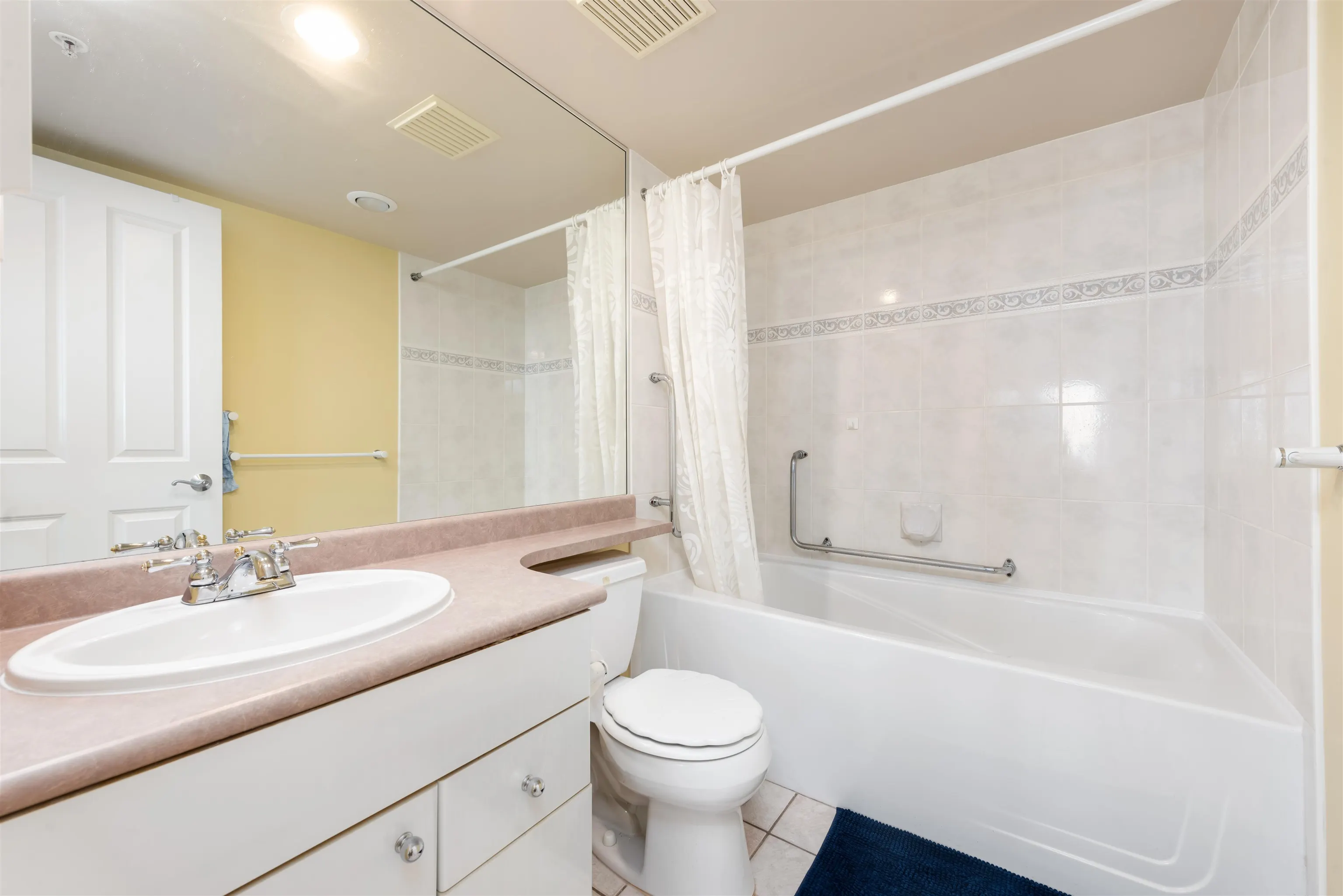 1203 6611 Southoaks Crescent