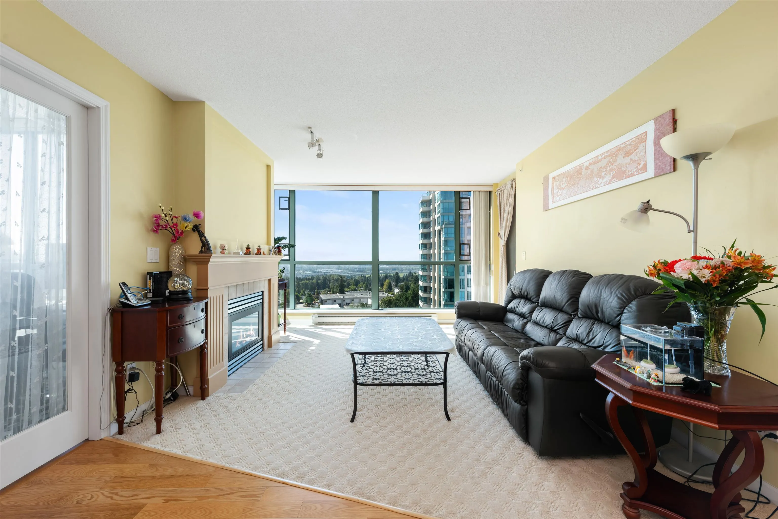 1203 6611 Southoaks Crescent