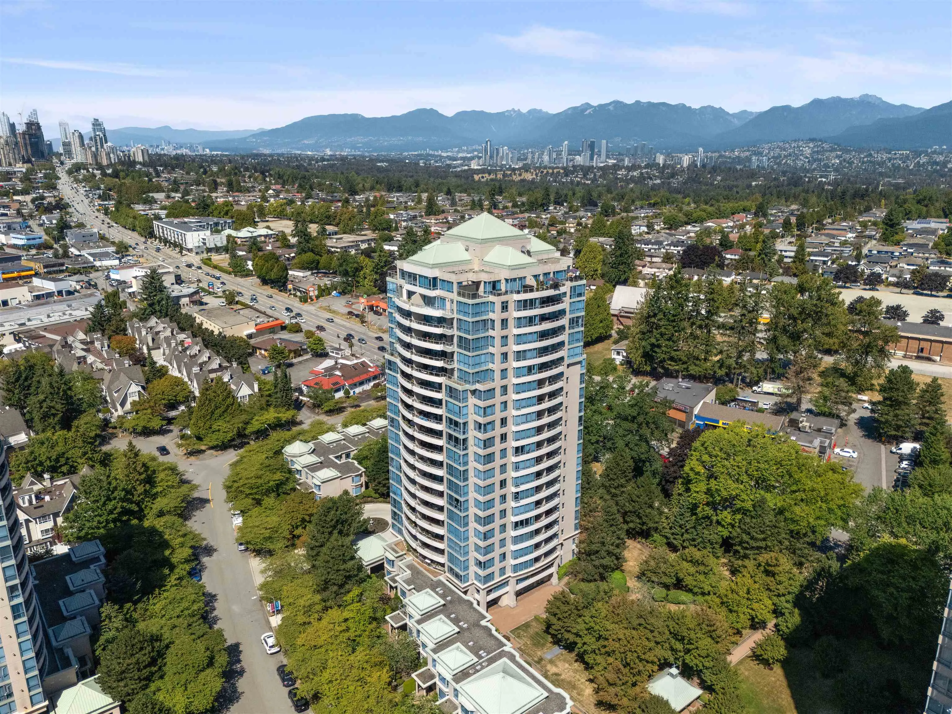 1203 6611 Southoaks Crescent