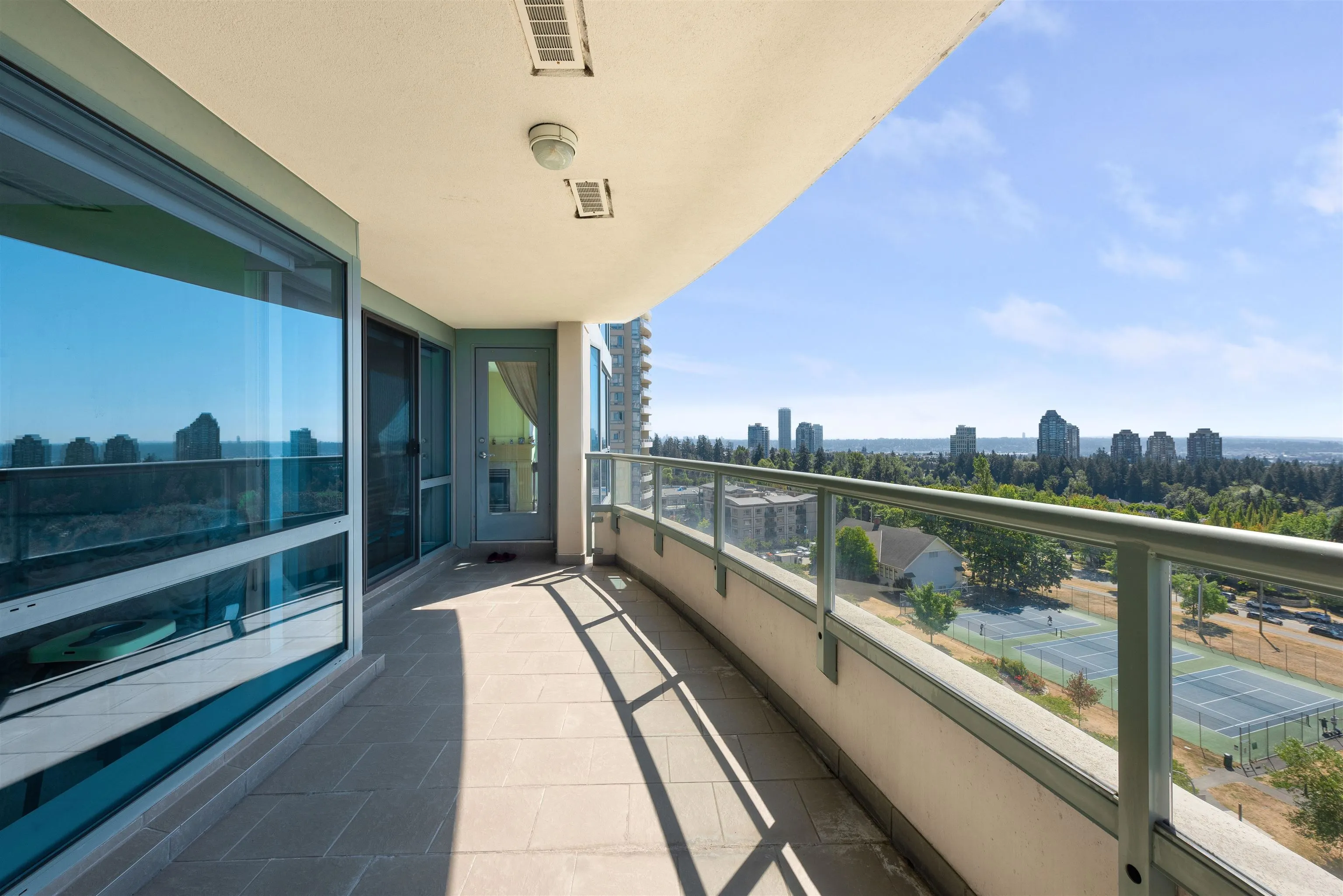 1203 6611 Southoaks Crescent