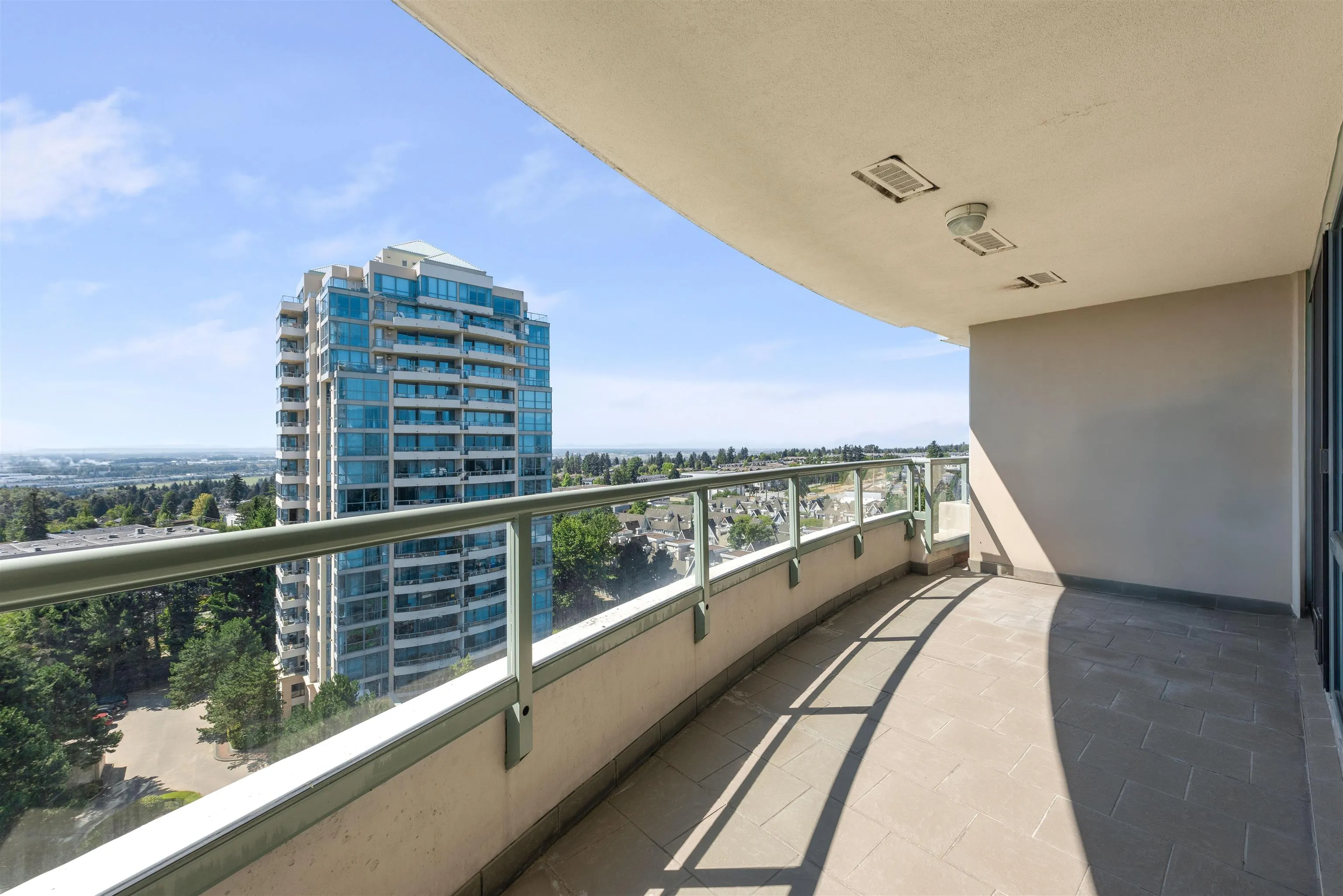 1203 6611 Southoaks Crescent