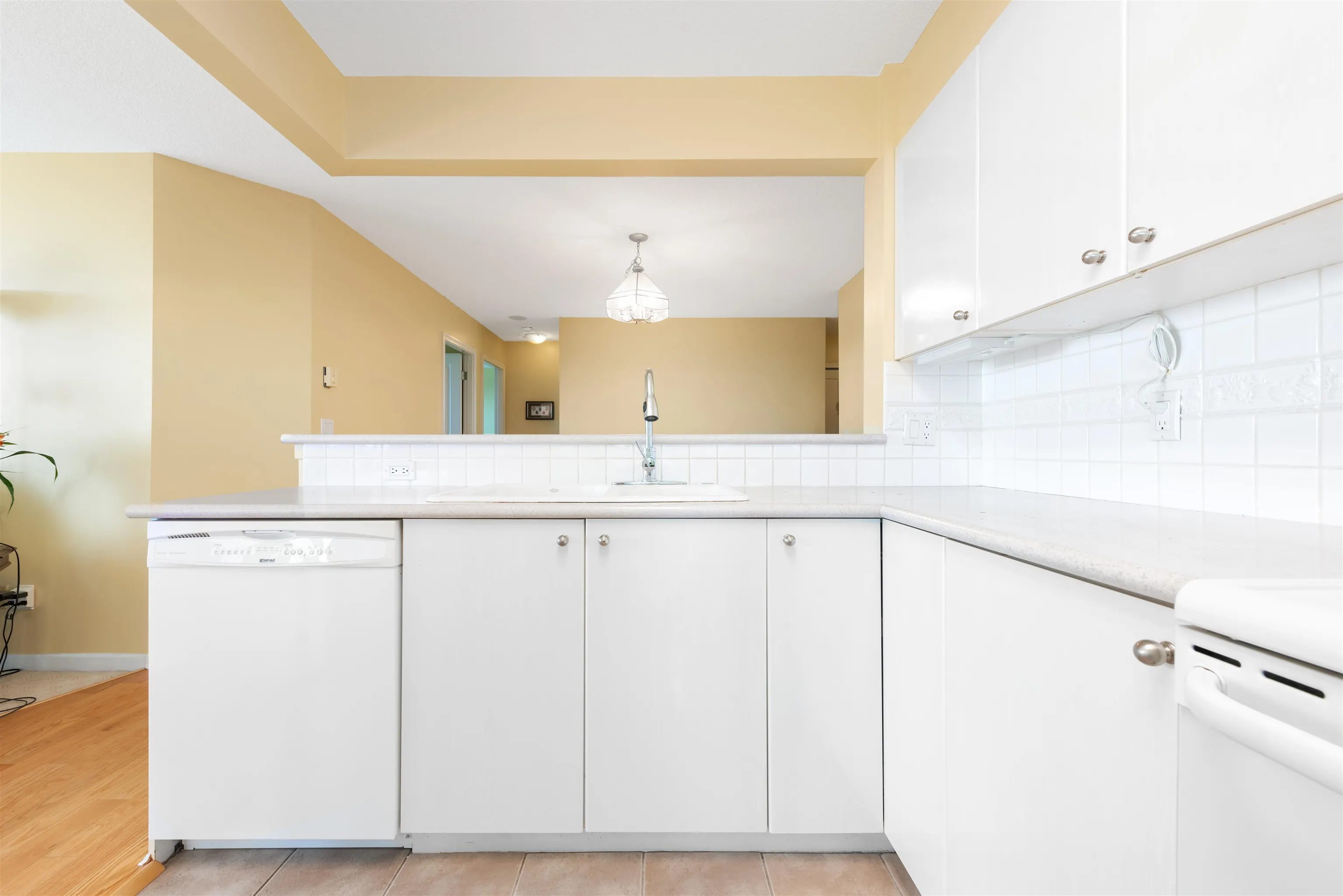 1203 6611 Southoaks Crescent