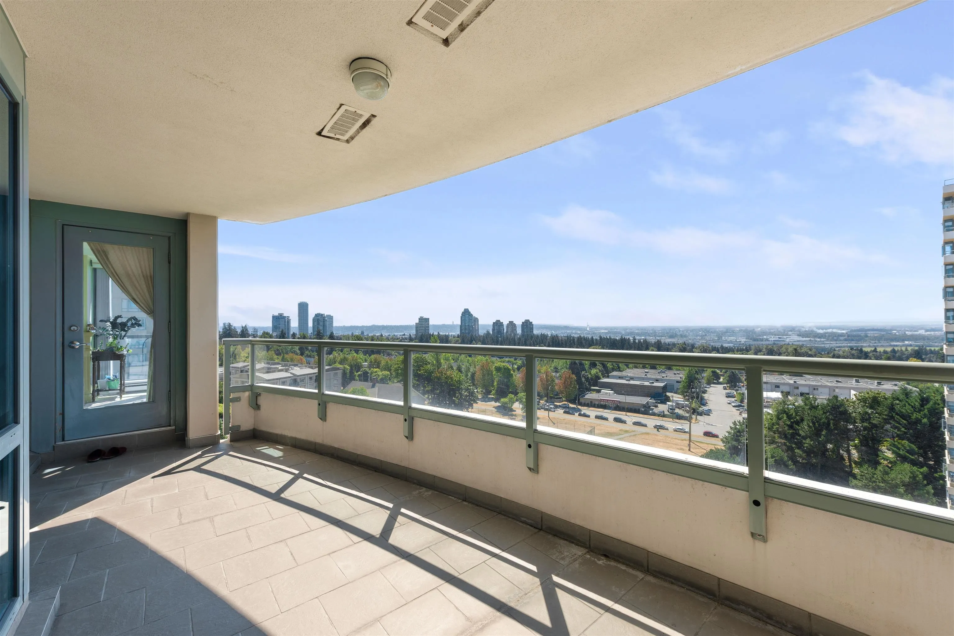 1203 6611 Southoaks Crescent