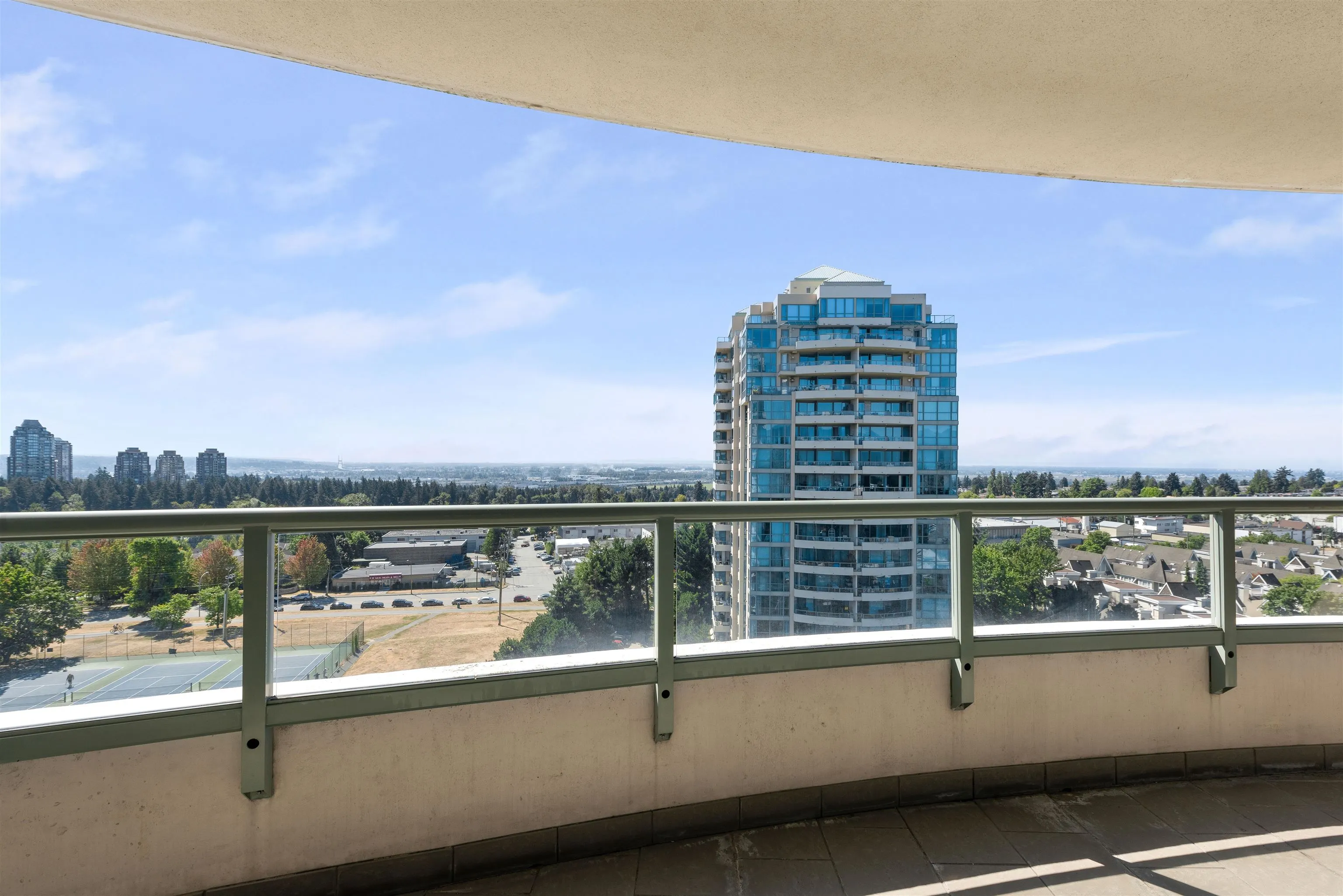 1203 6611 Southoaks Crescent