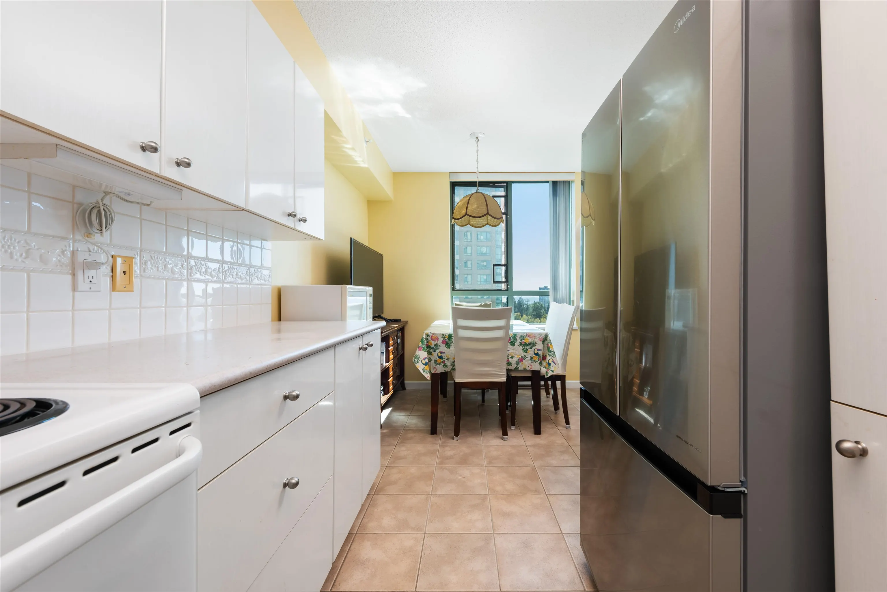 1203 6611 Southoaks Crescent