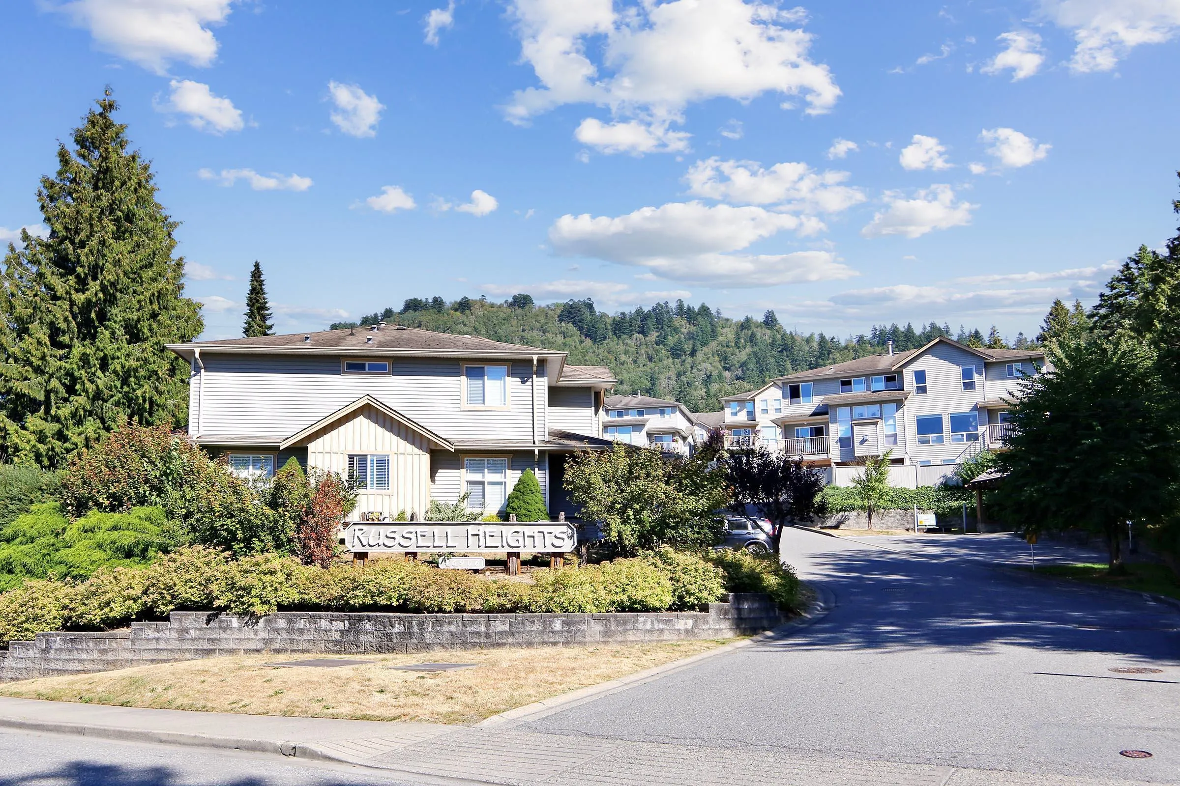 40 46906 Russell Road