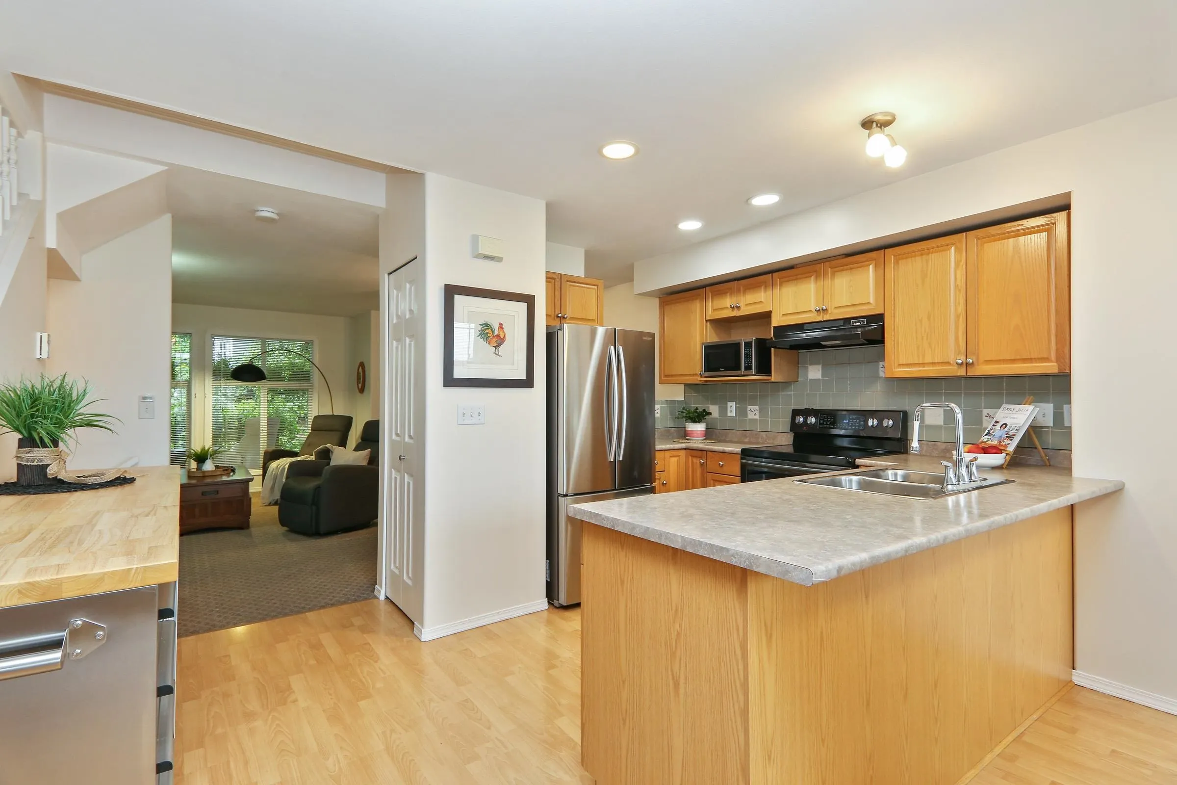 40 46906 Russell Road