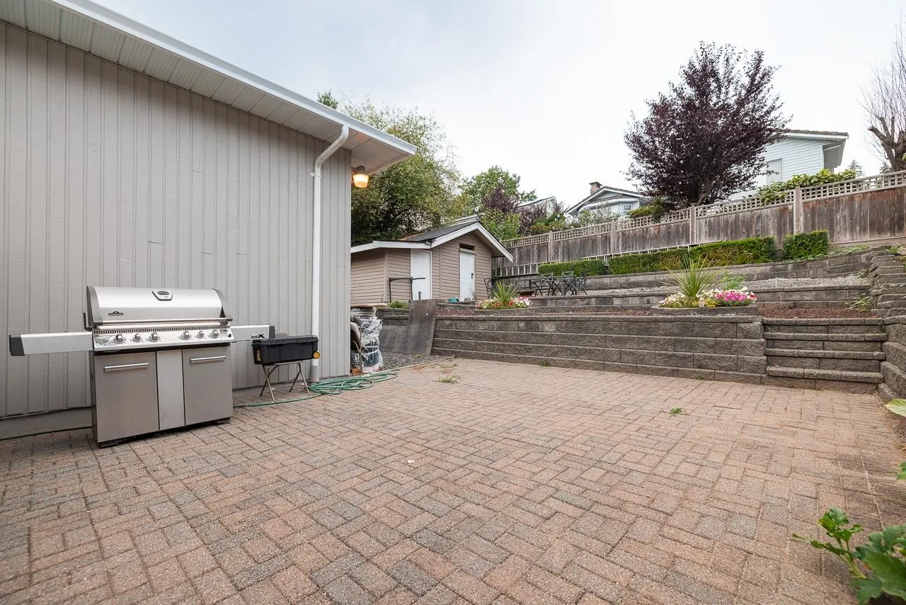 432 Riverview Crescent
