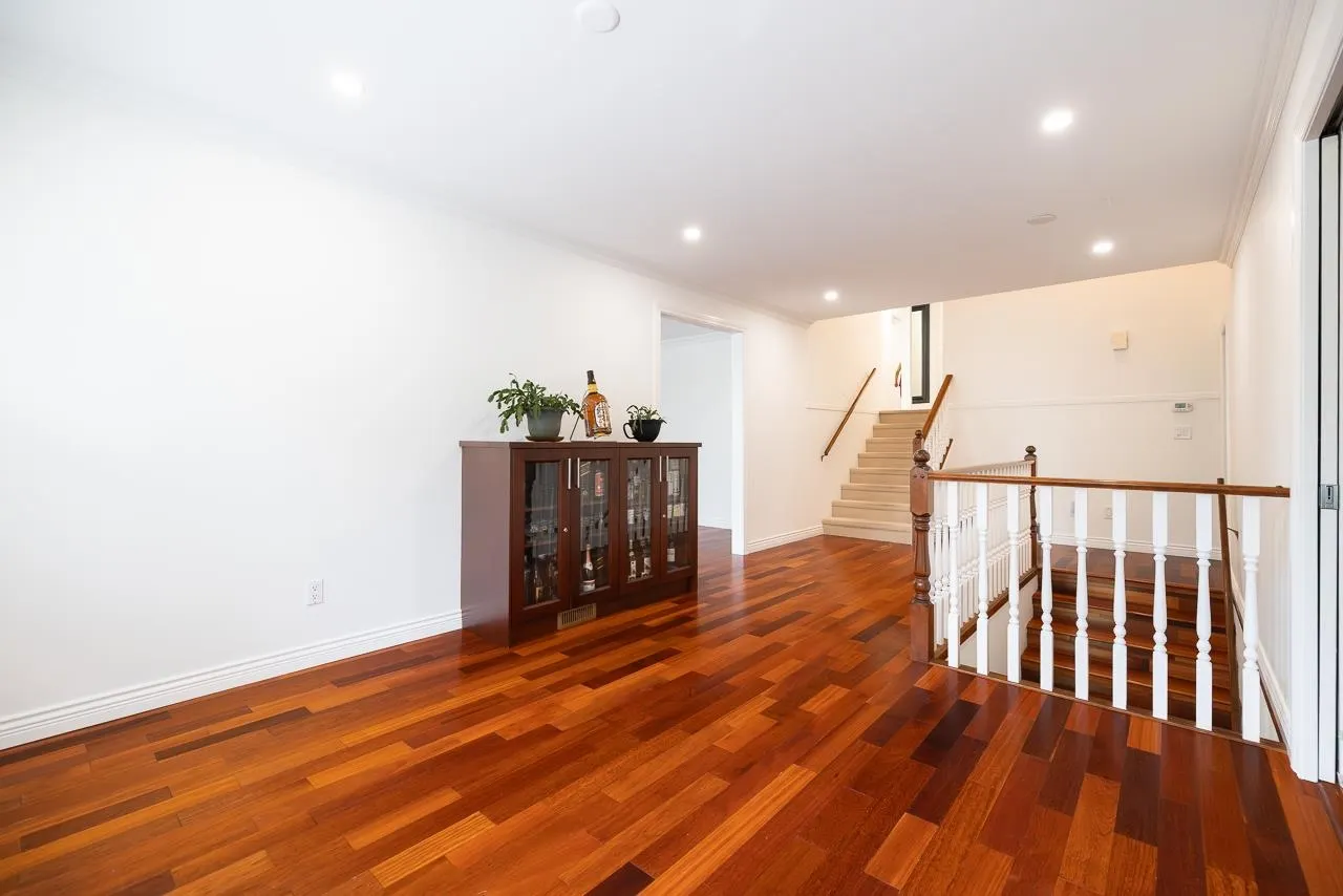 432 Riverview Crescent
