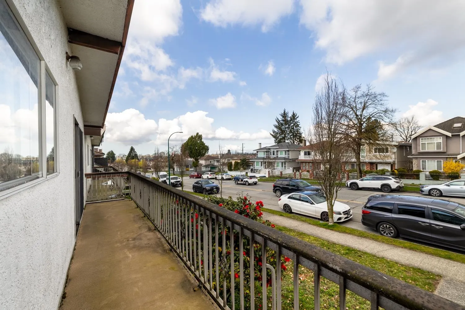 2270 E 54th Avenue