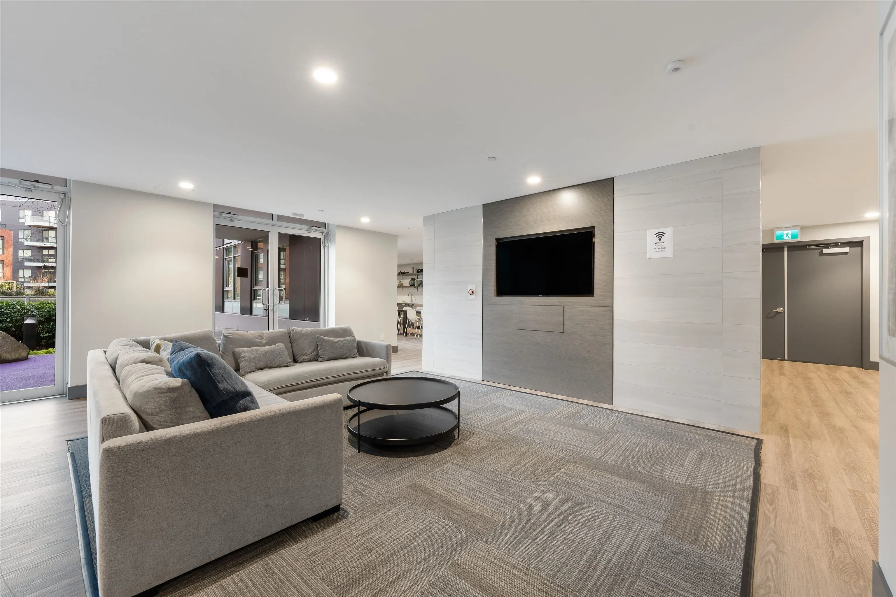 309 3588 Sawmill Crescent