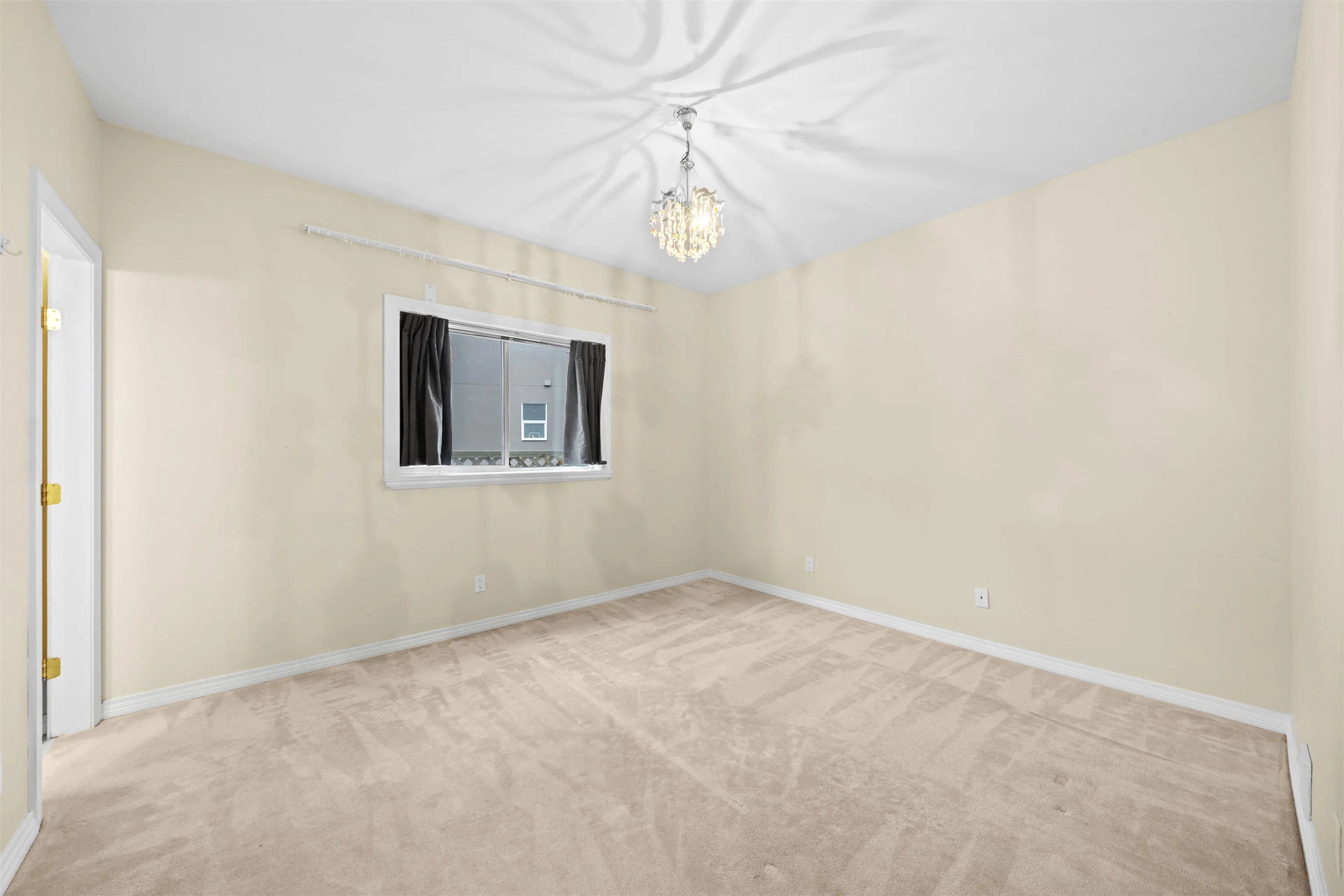 9680 Gilhurst Crescent
