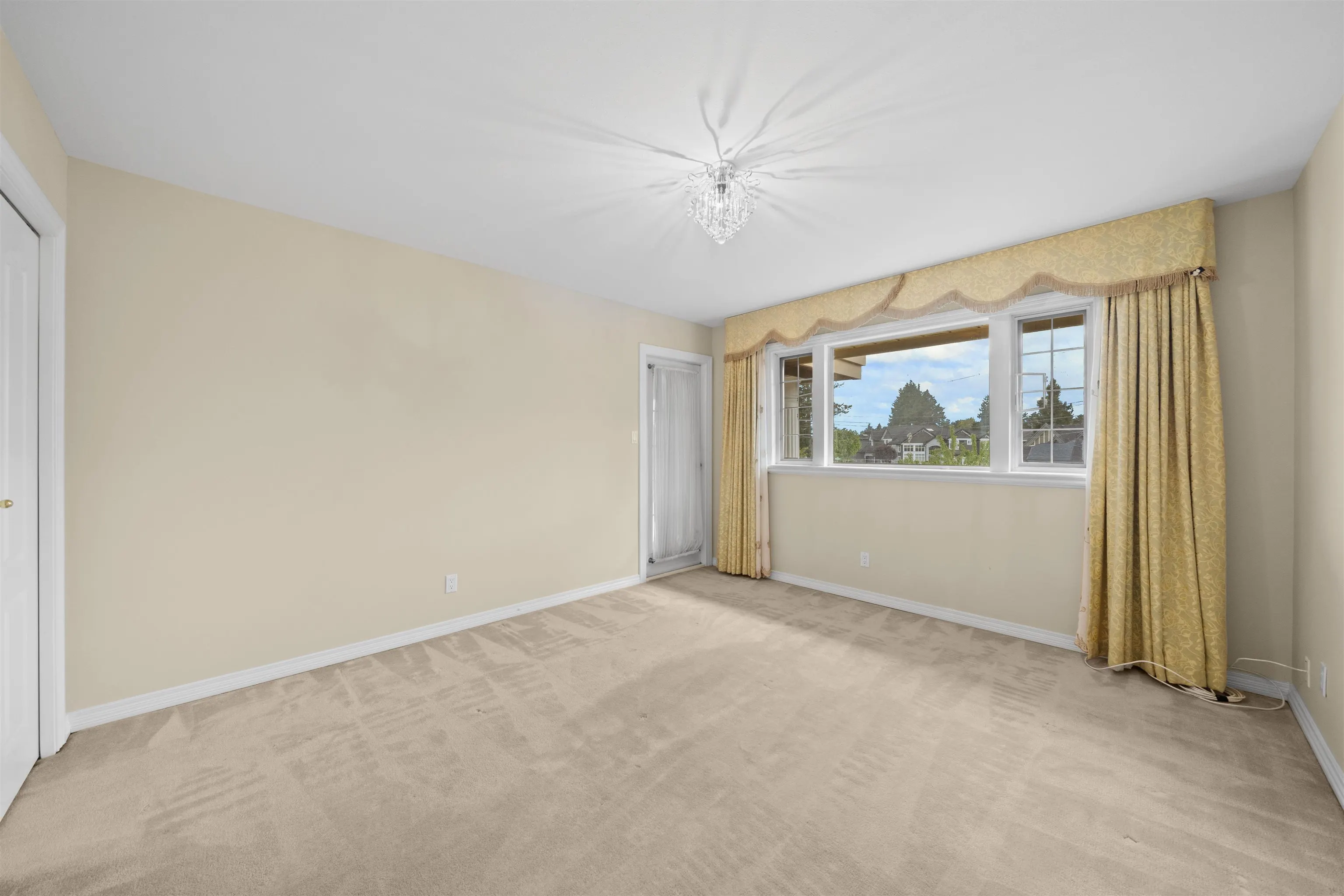 9680 Gilhurst Crescent