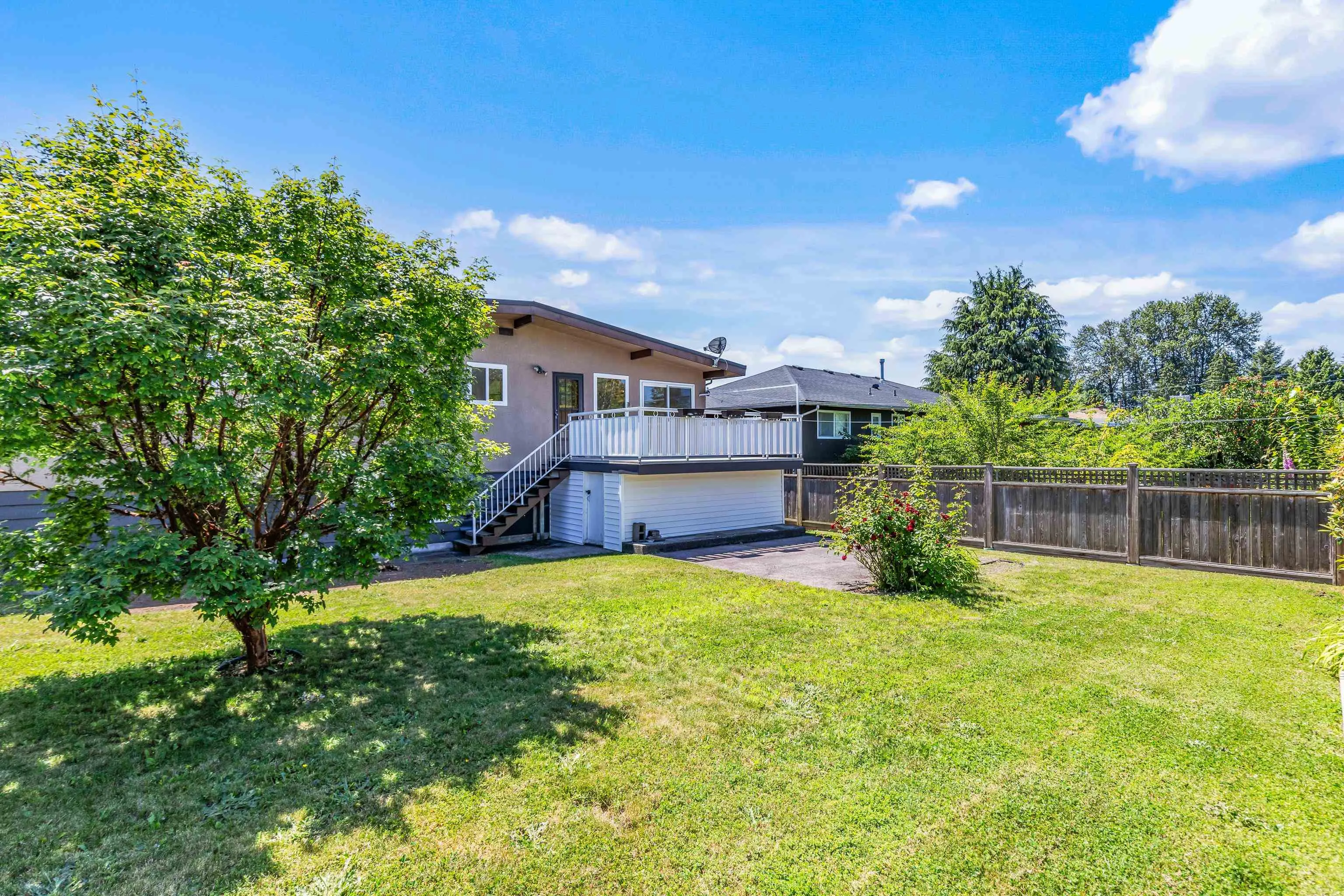 805 Everett Crescent