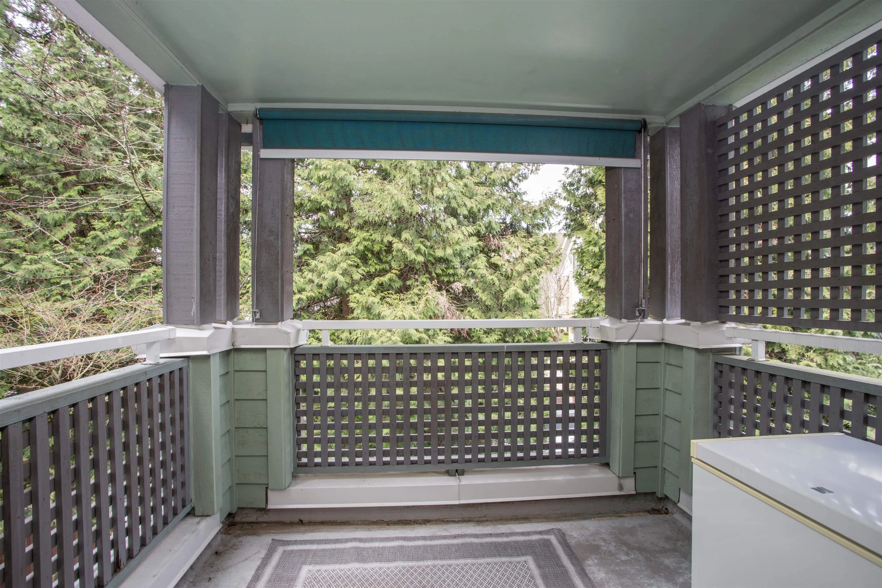 311 15555 16 Avenue