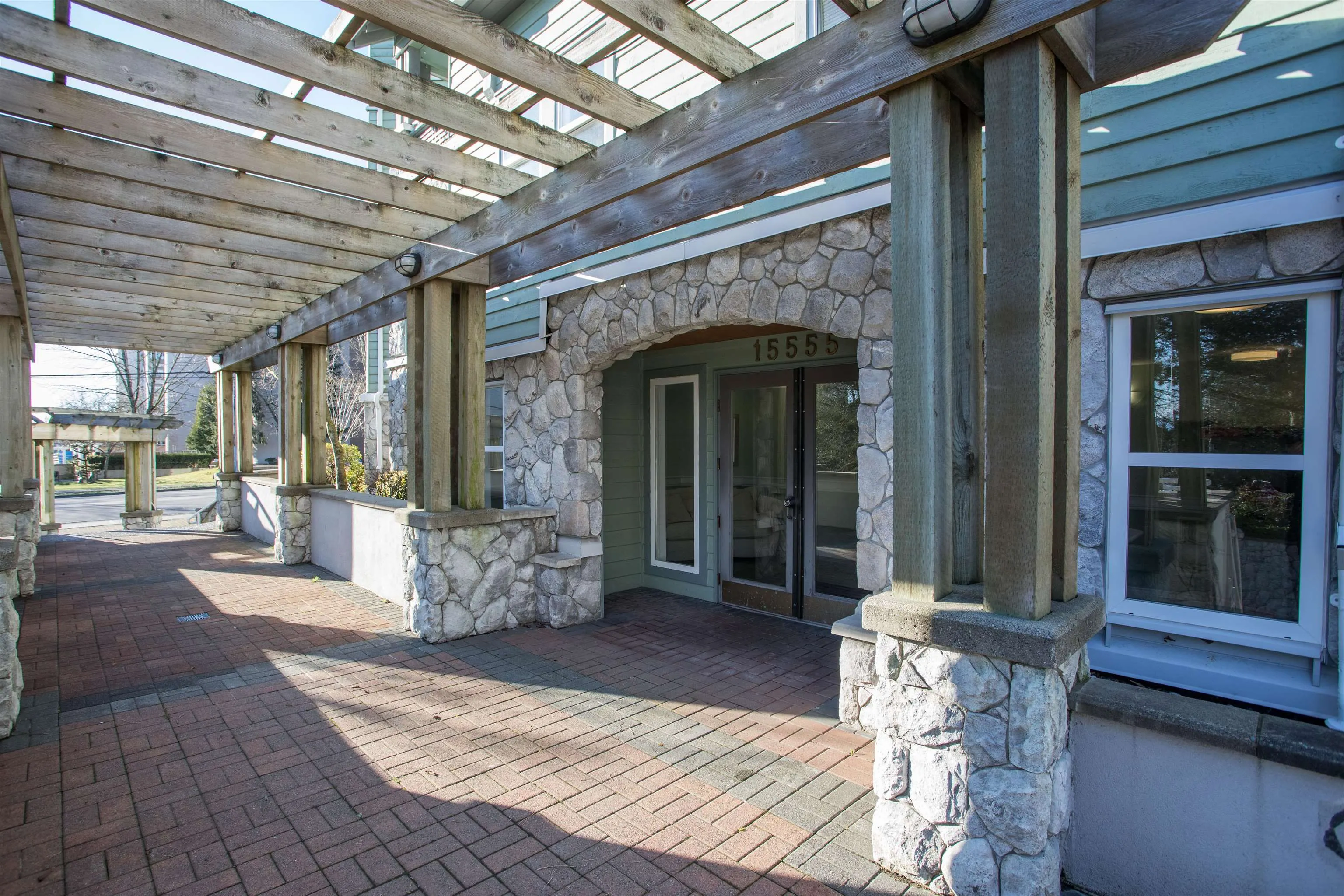 311 15555 16 Avenue