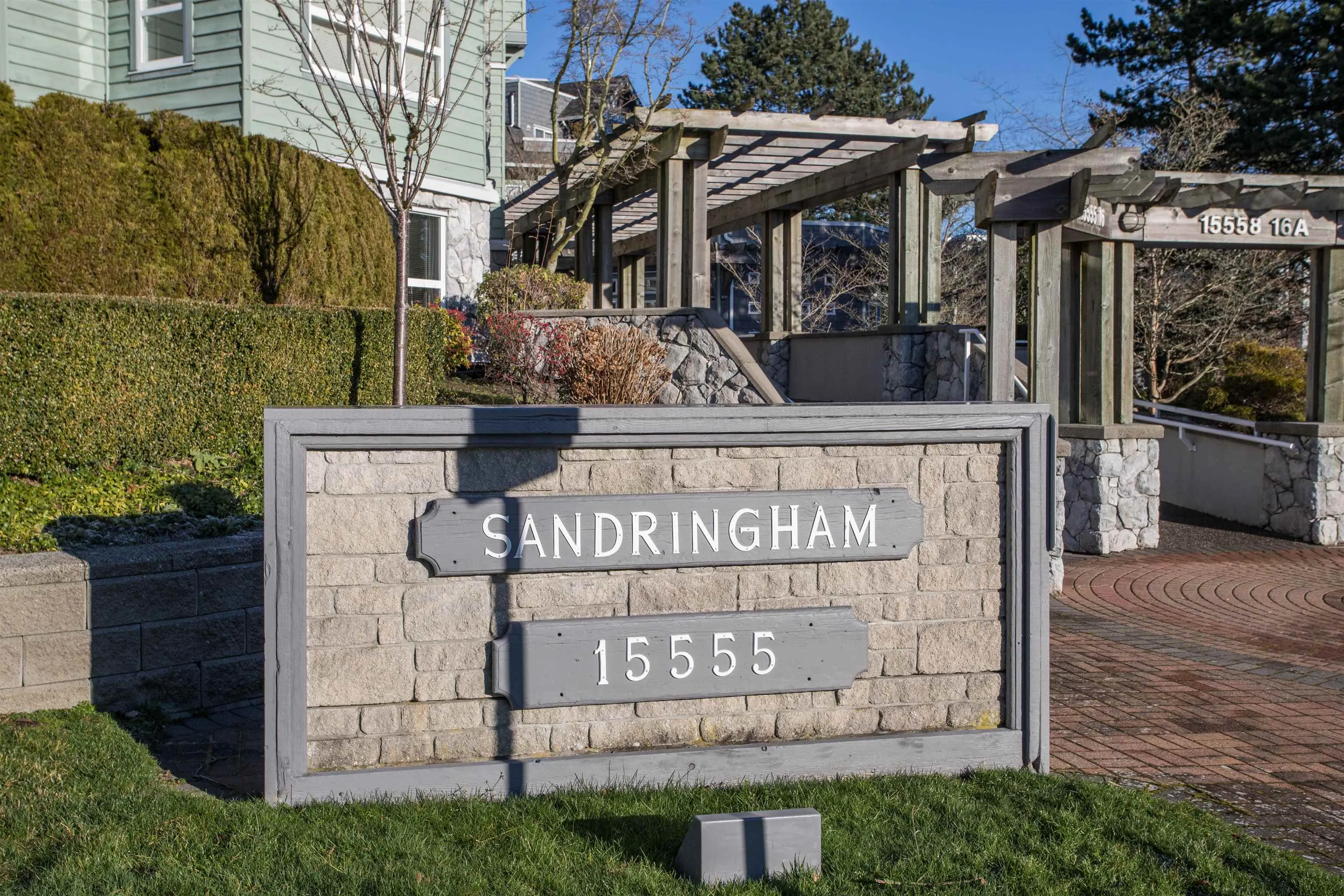 311 15555 16 Avenue