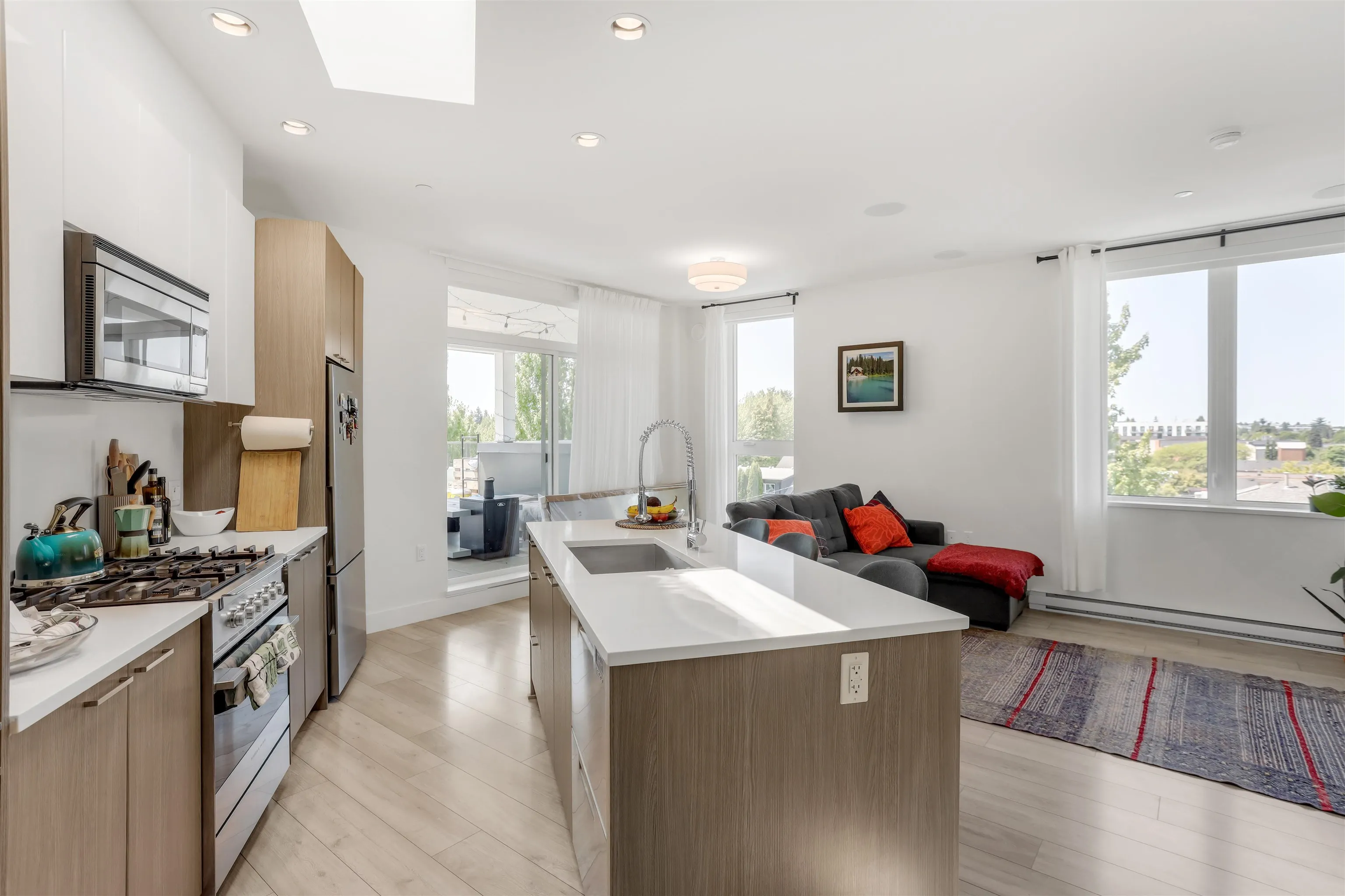 PH2 3420 St. Catherines Street