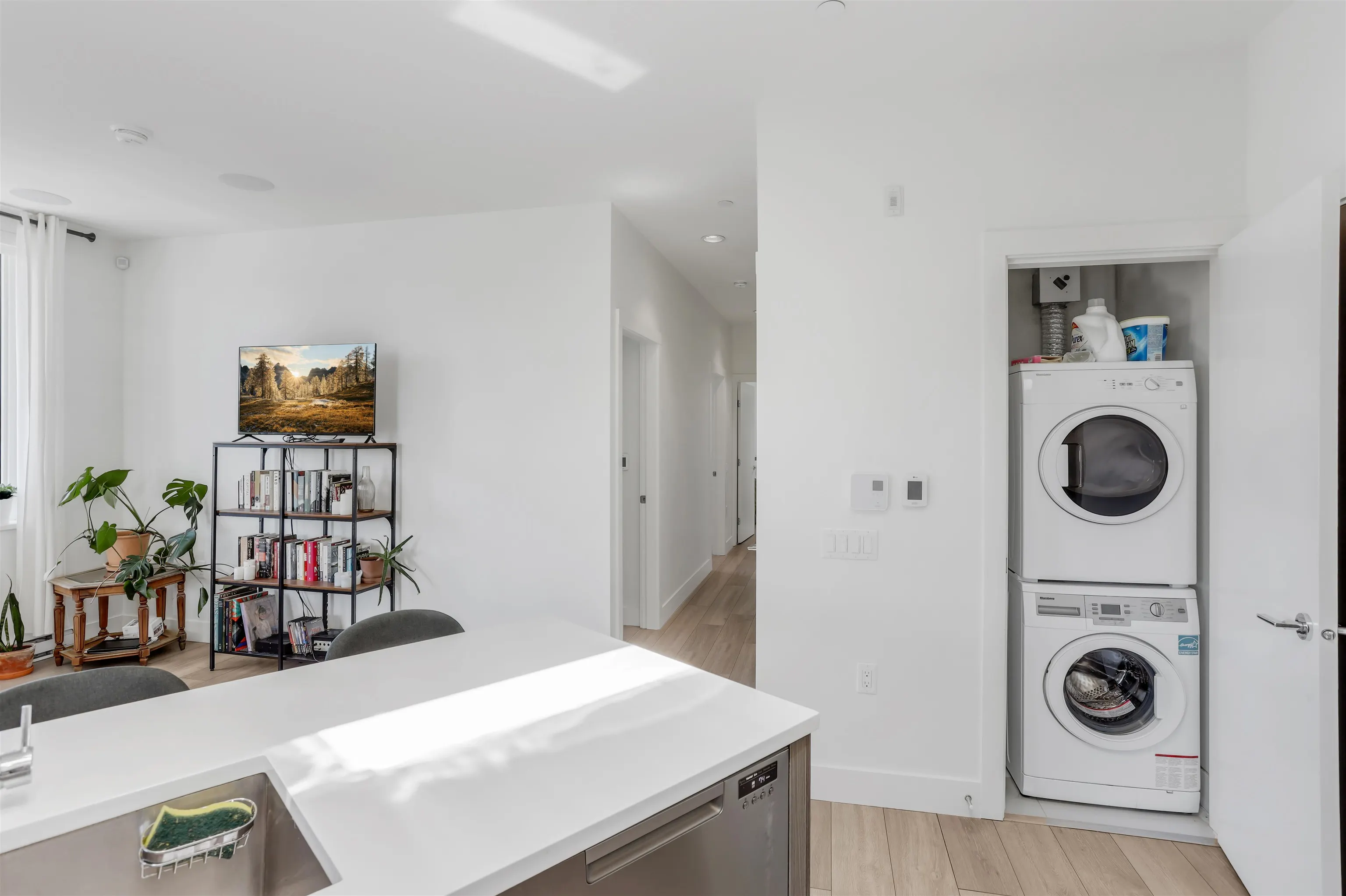 PH2 3420 St. Catherines Street