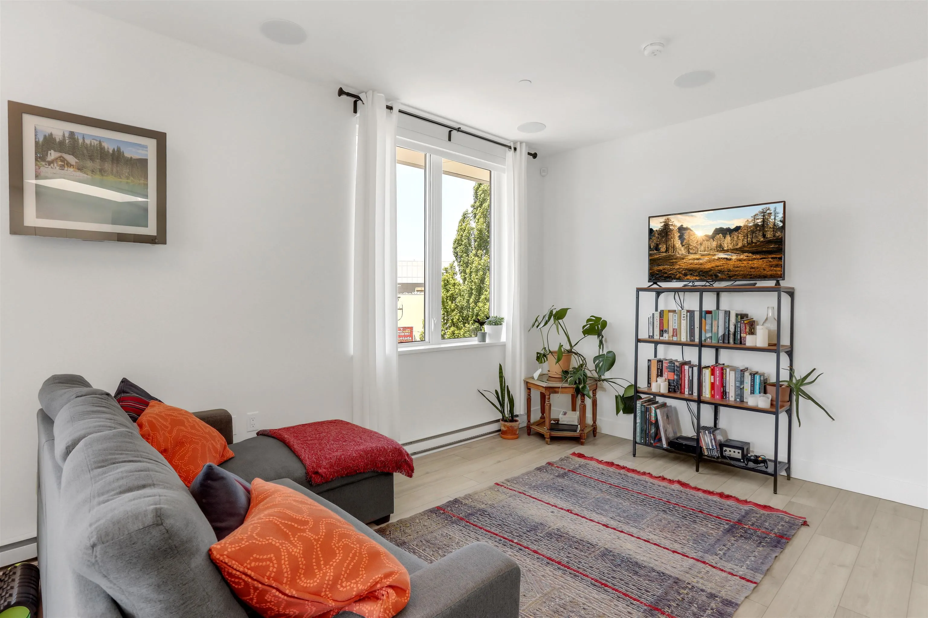 PH2 3420 St. Catherines Street