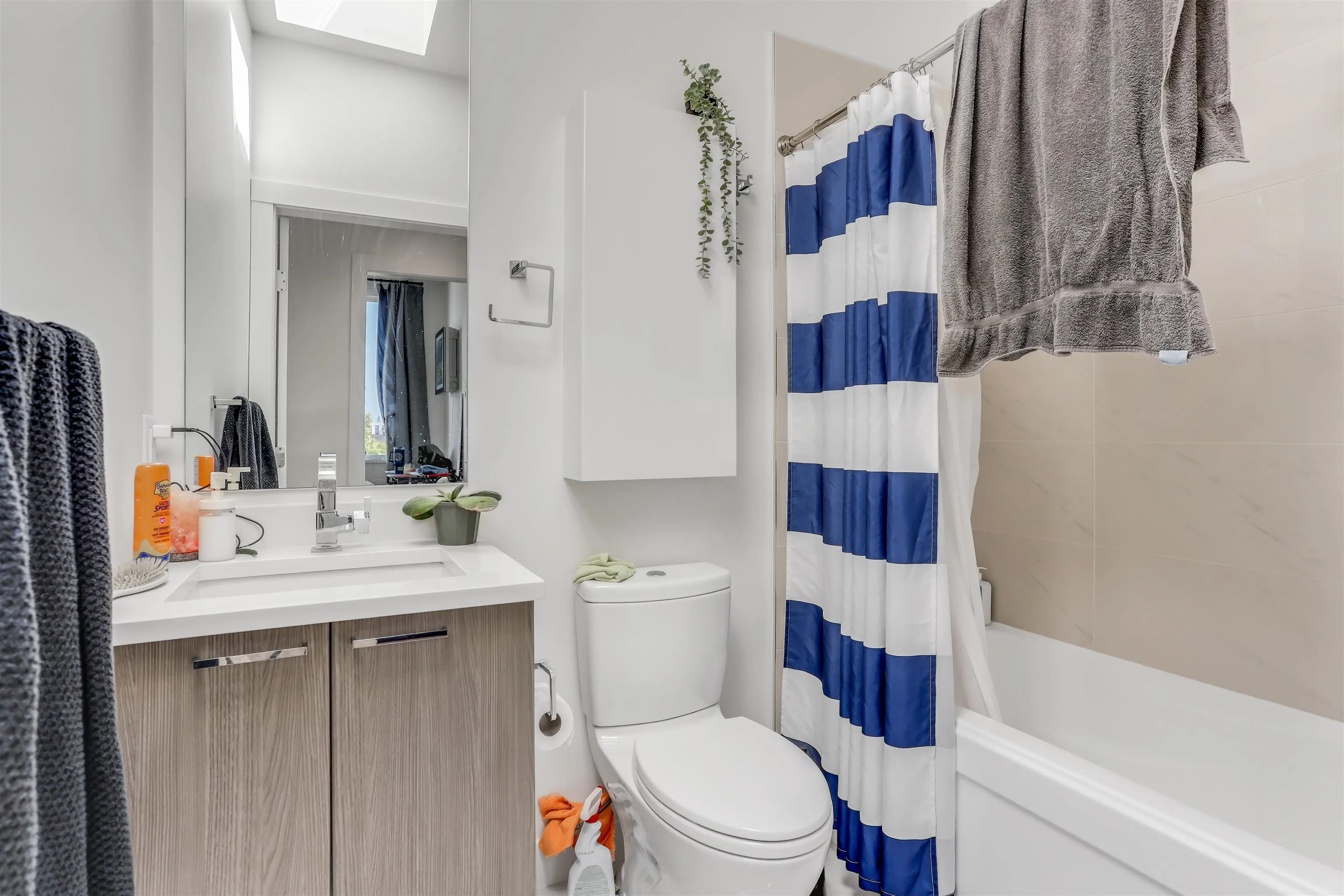 PH2 3420 St. Catherines Street