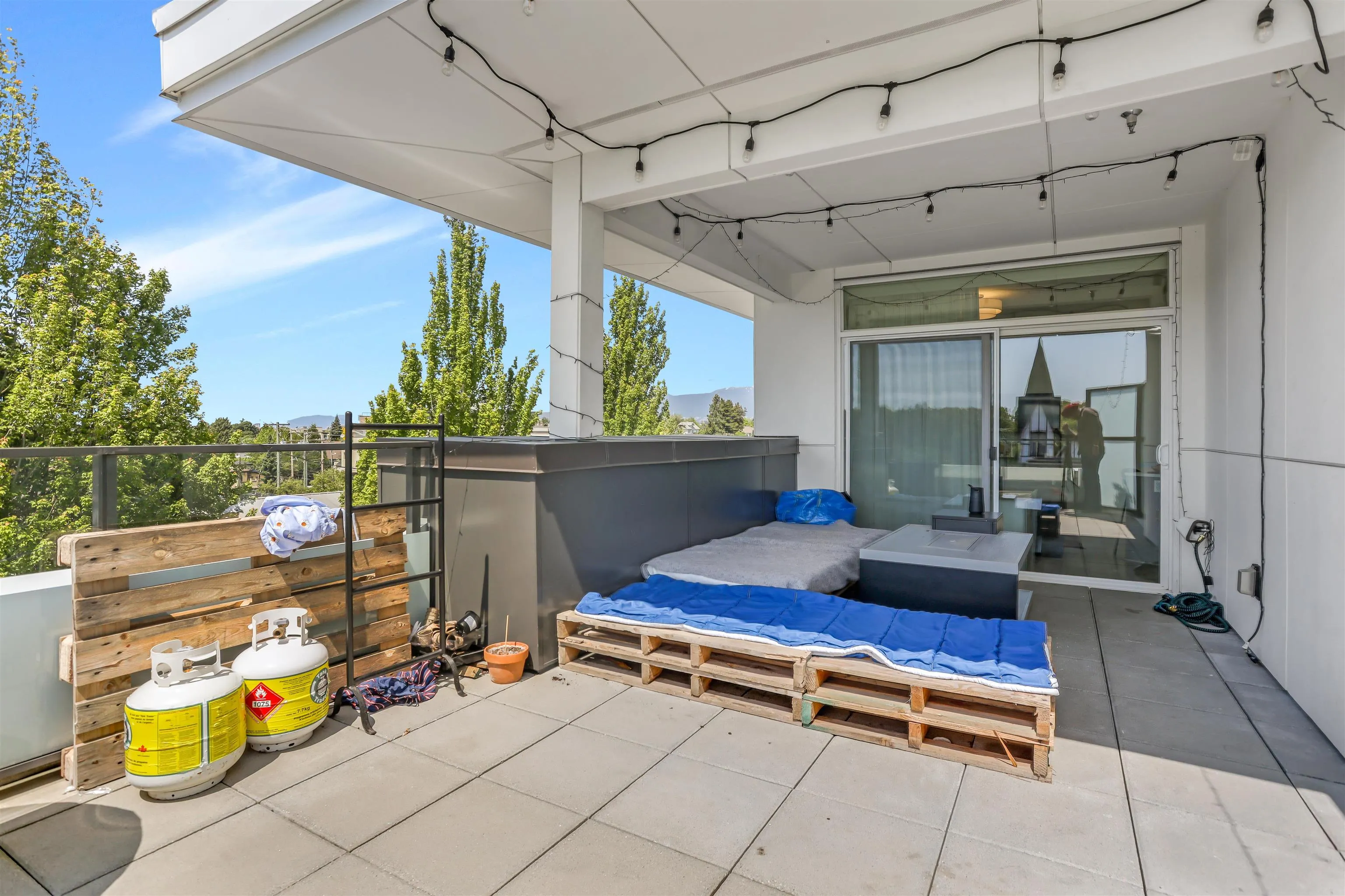 PH2 3420 St. Catherines Street