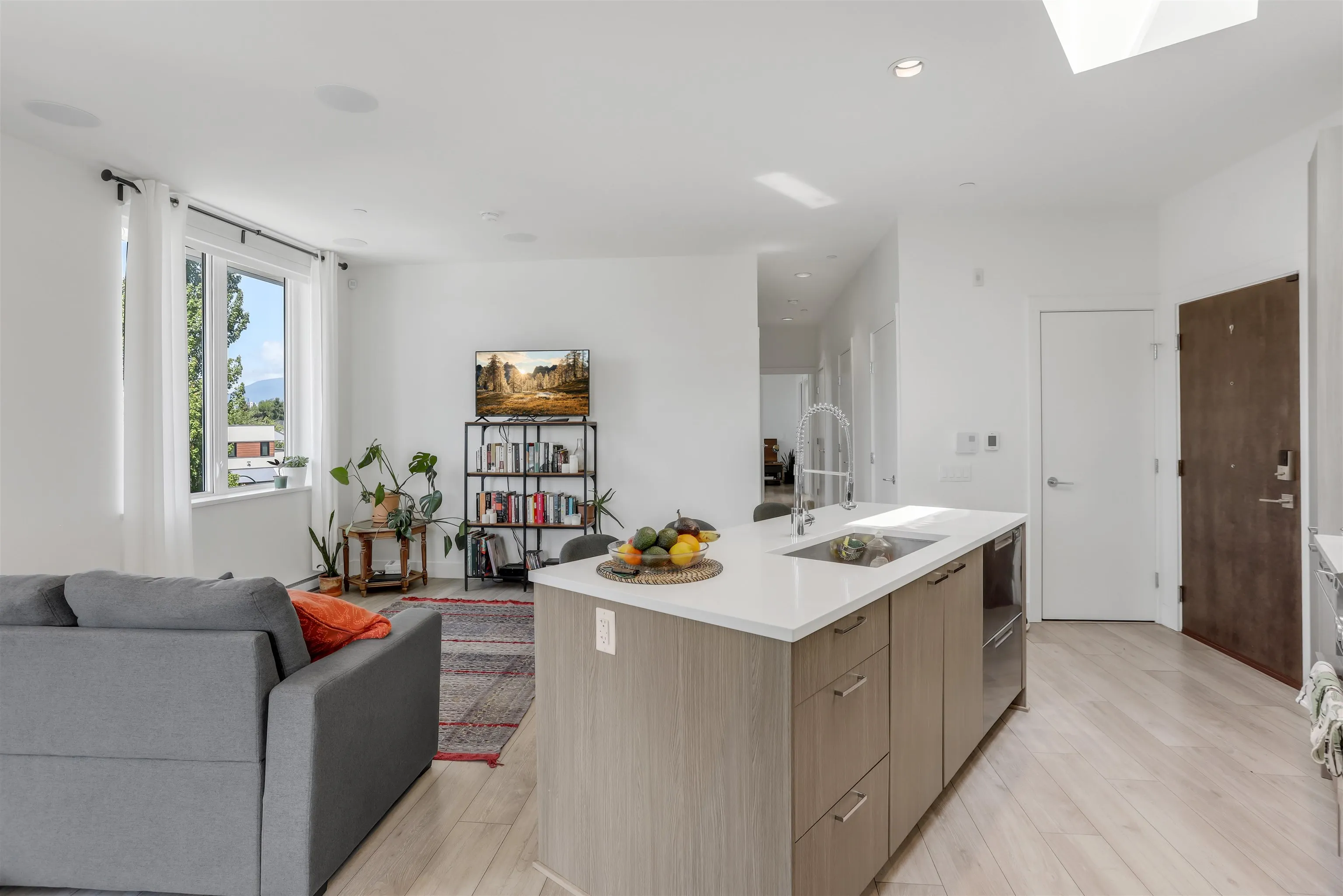 PH2 3420 St. Catherines Street