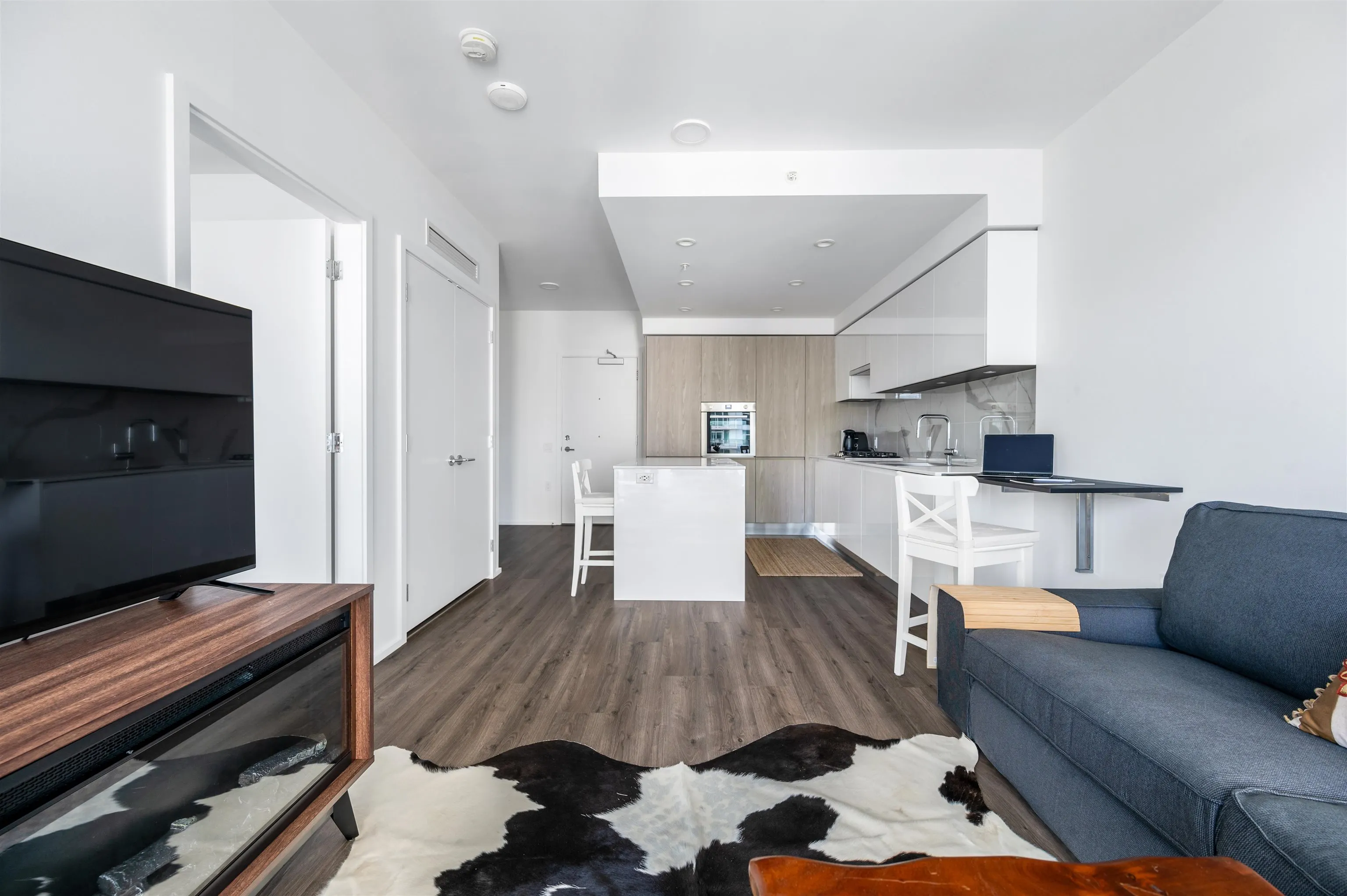 1203 3888 Evergreen Place