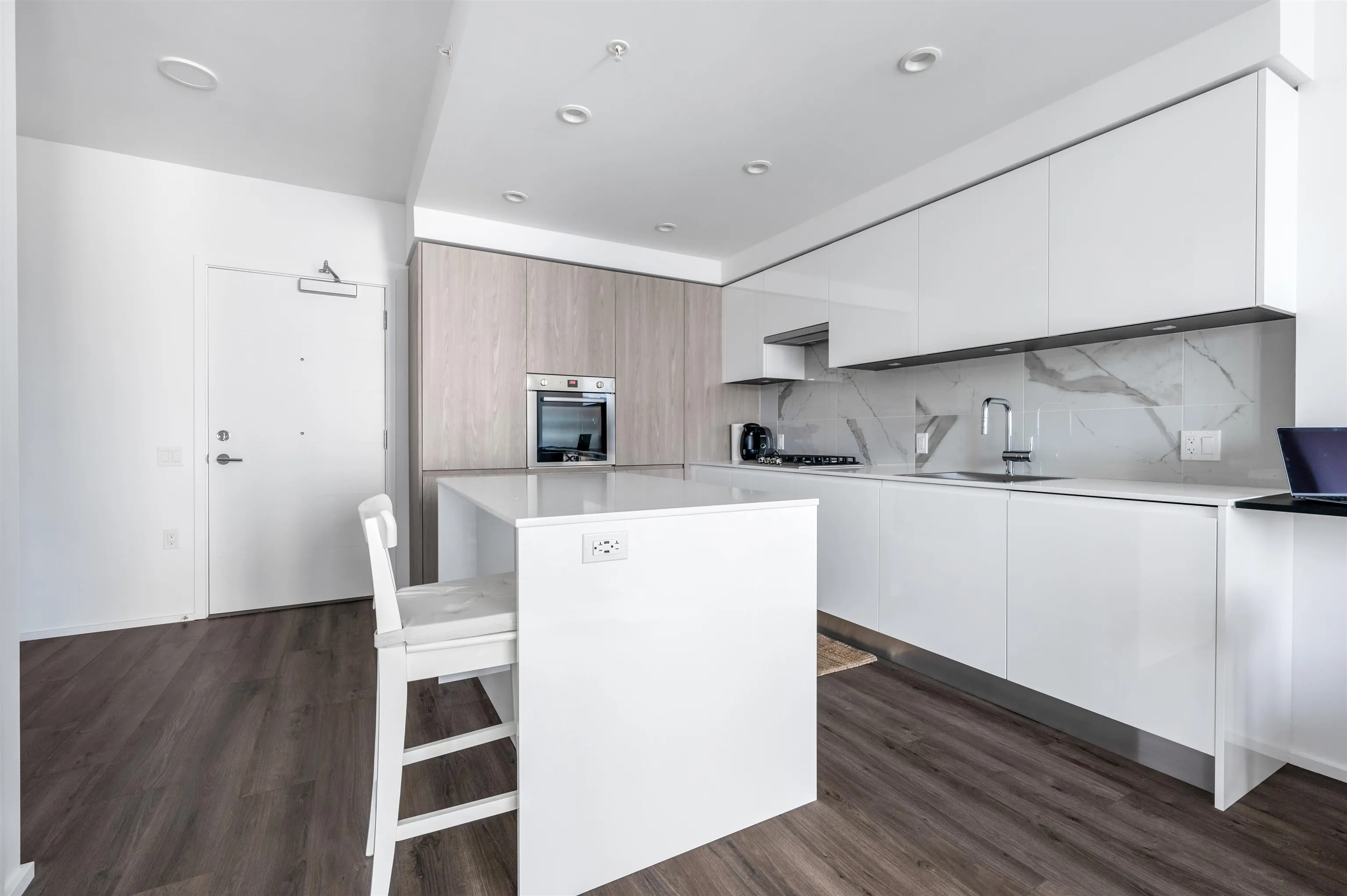 1203 3888 Evergreen Place