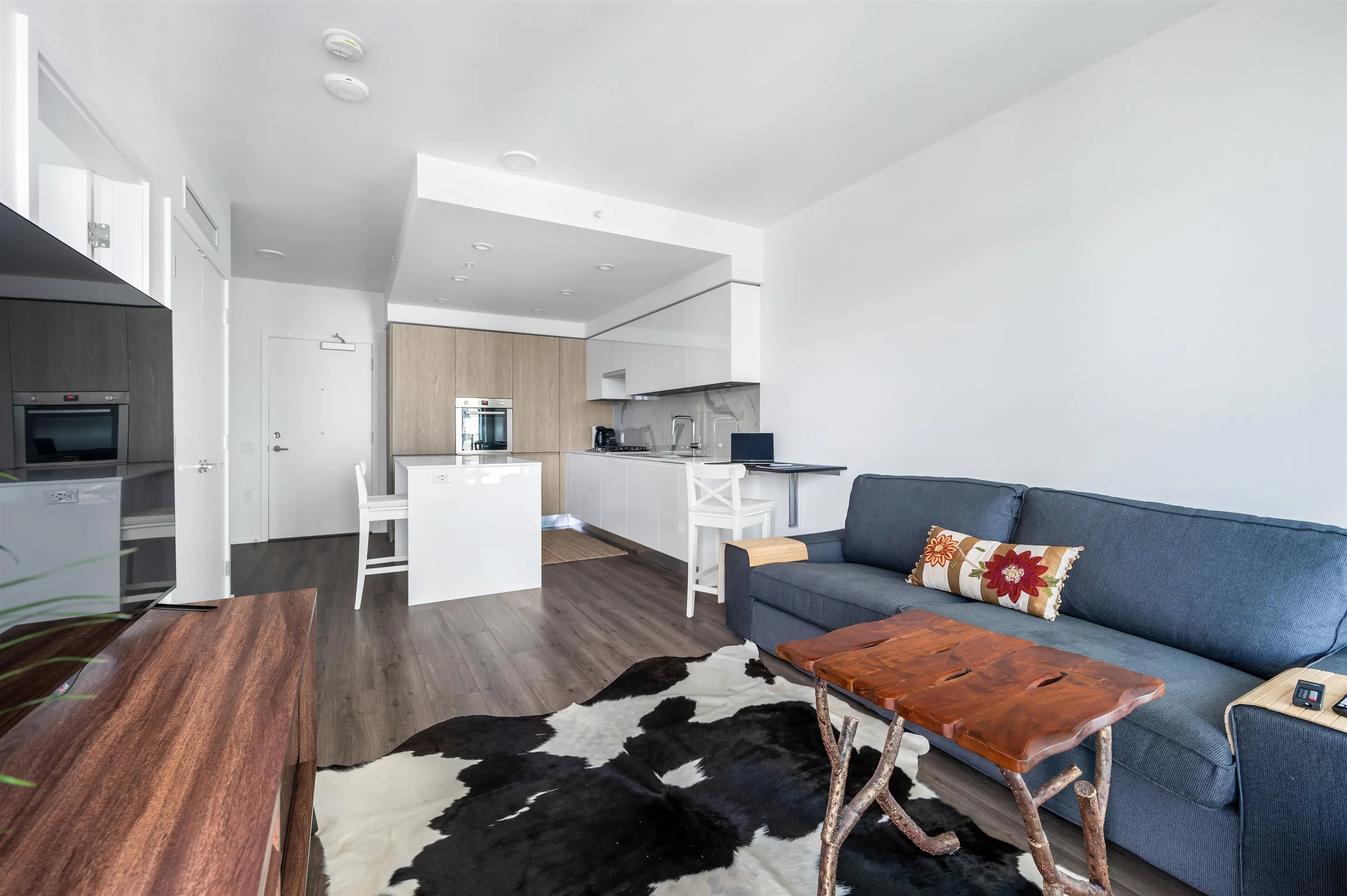 1203 3888 Evergreen Place