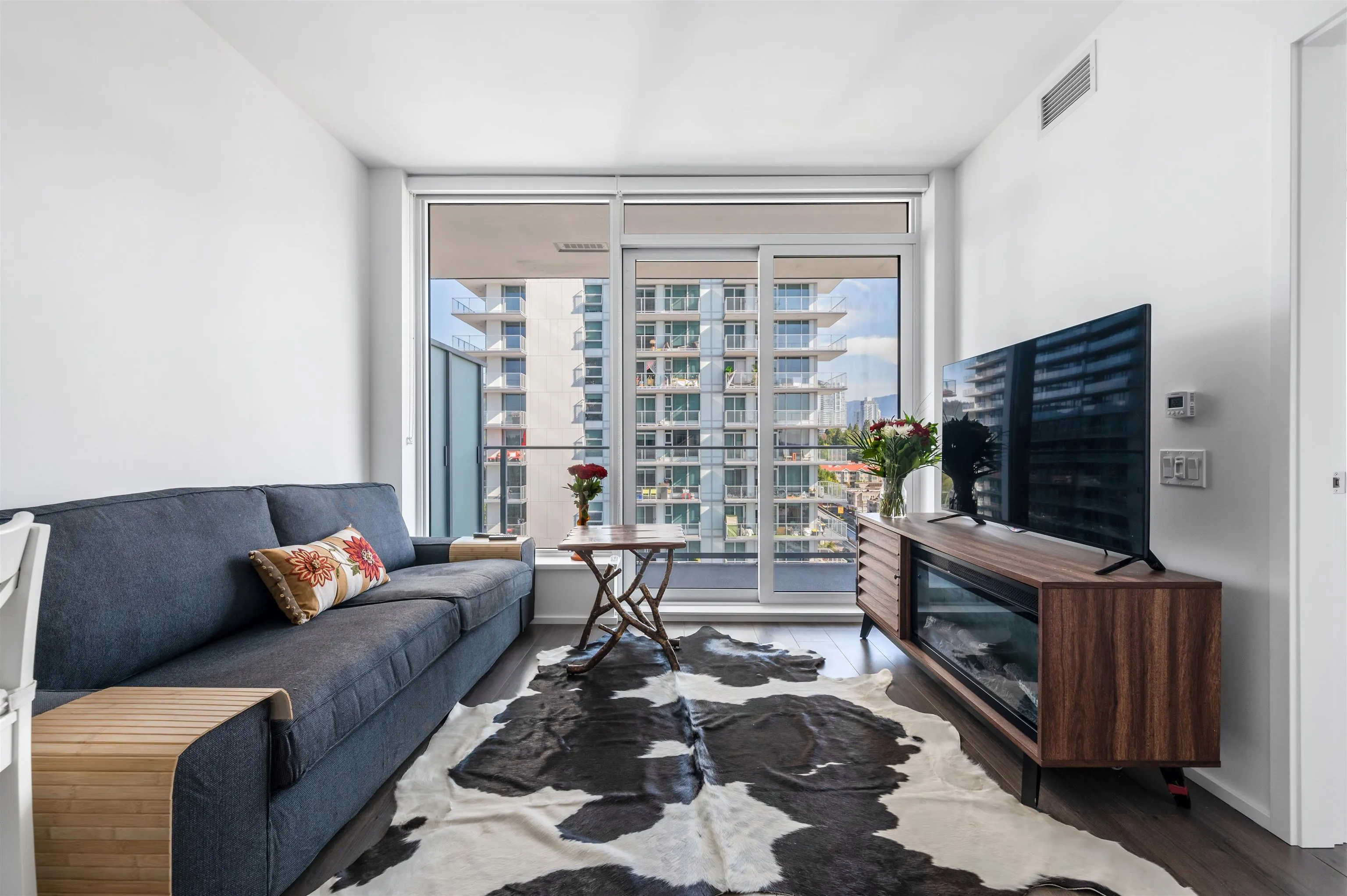 1203 3888 Evergreen Place