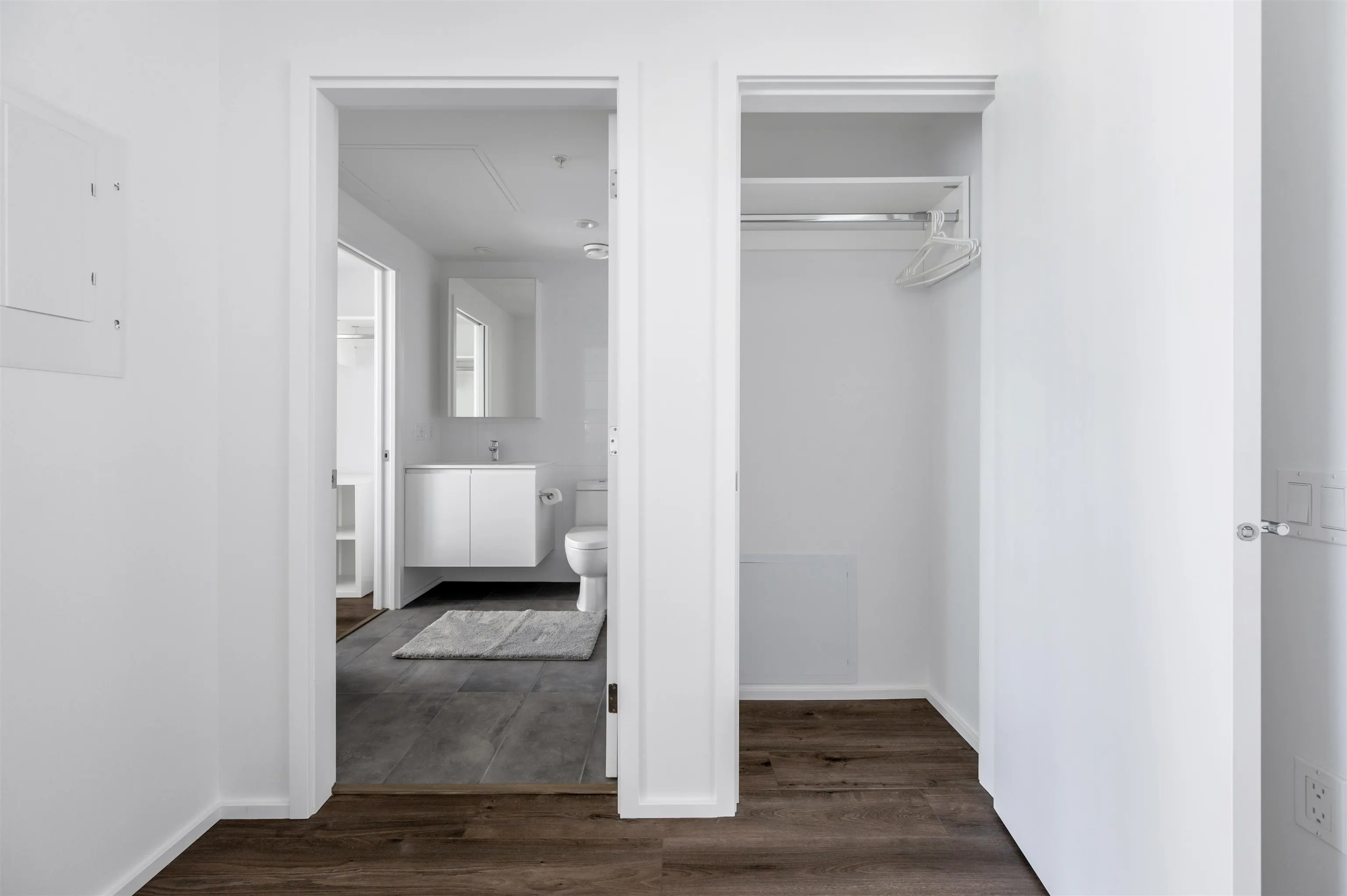 1203 3888 Evergreen Place