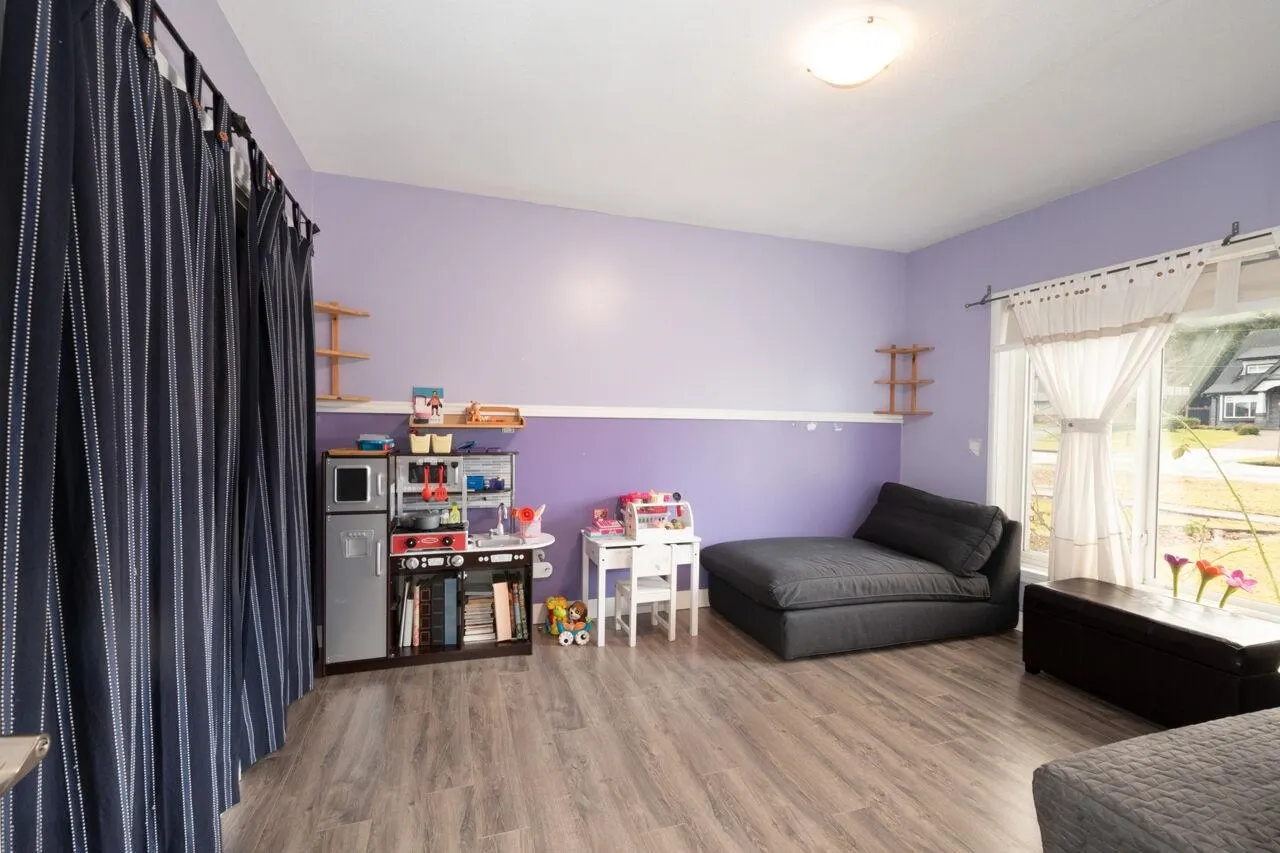 933 Fifth Street