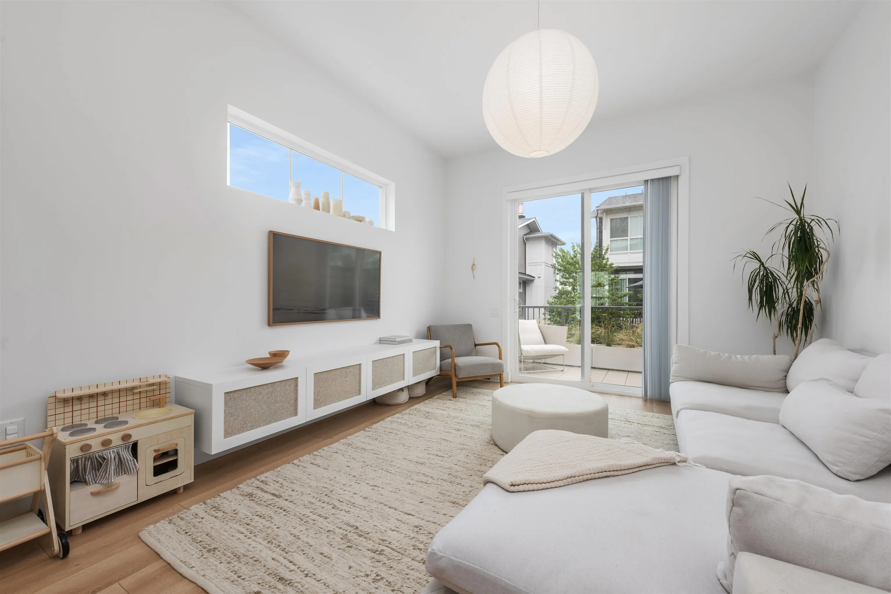 17 4716 Orca Way