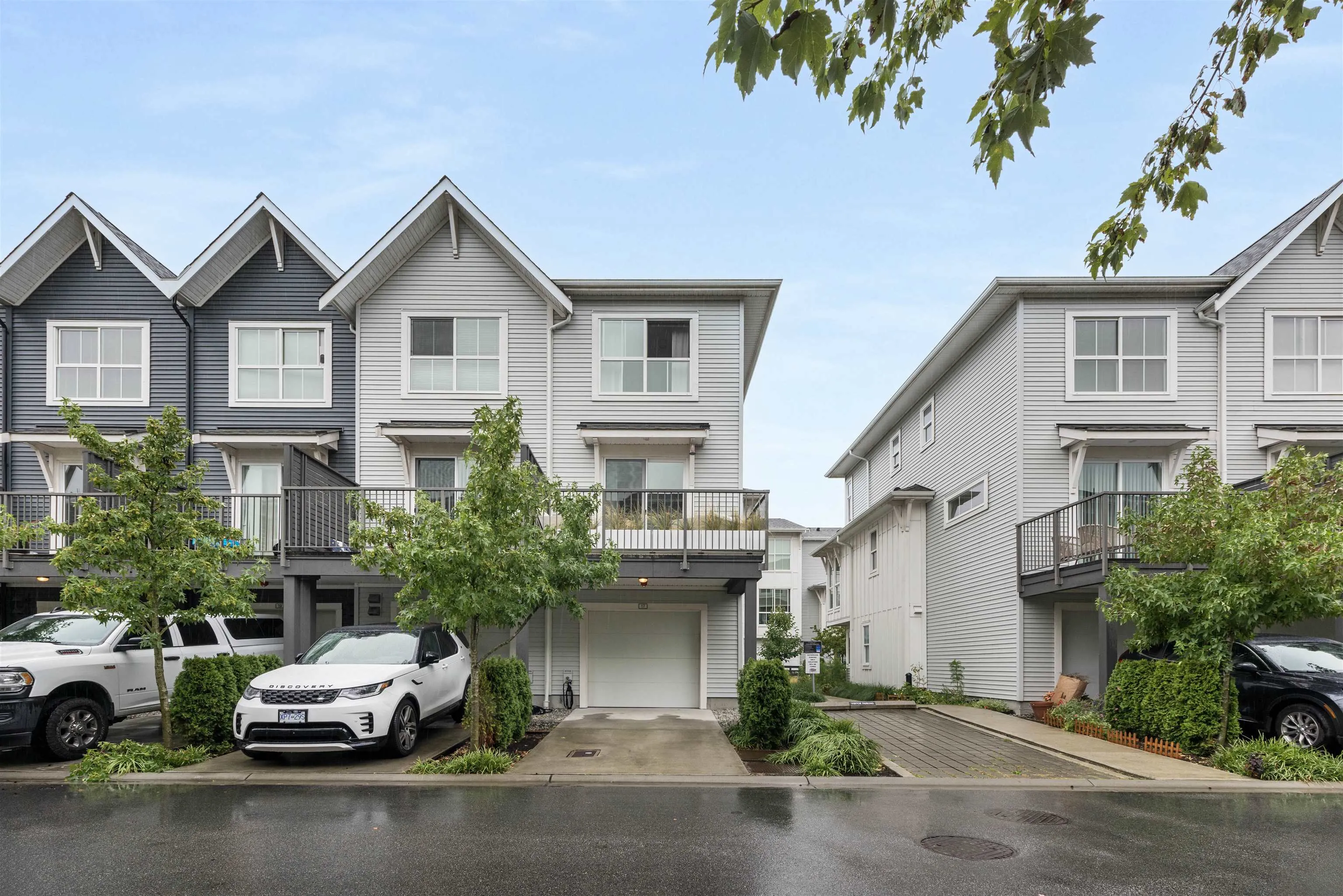 17 4716 Orca Way