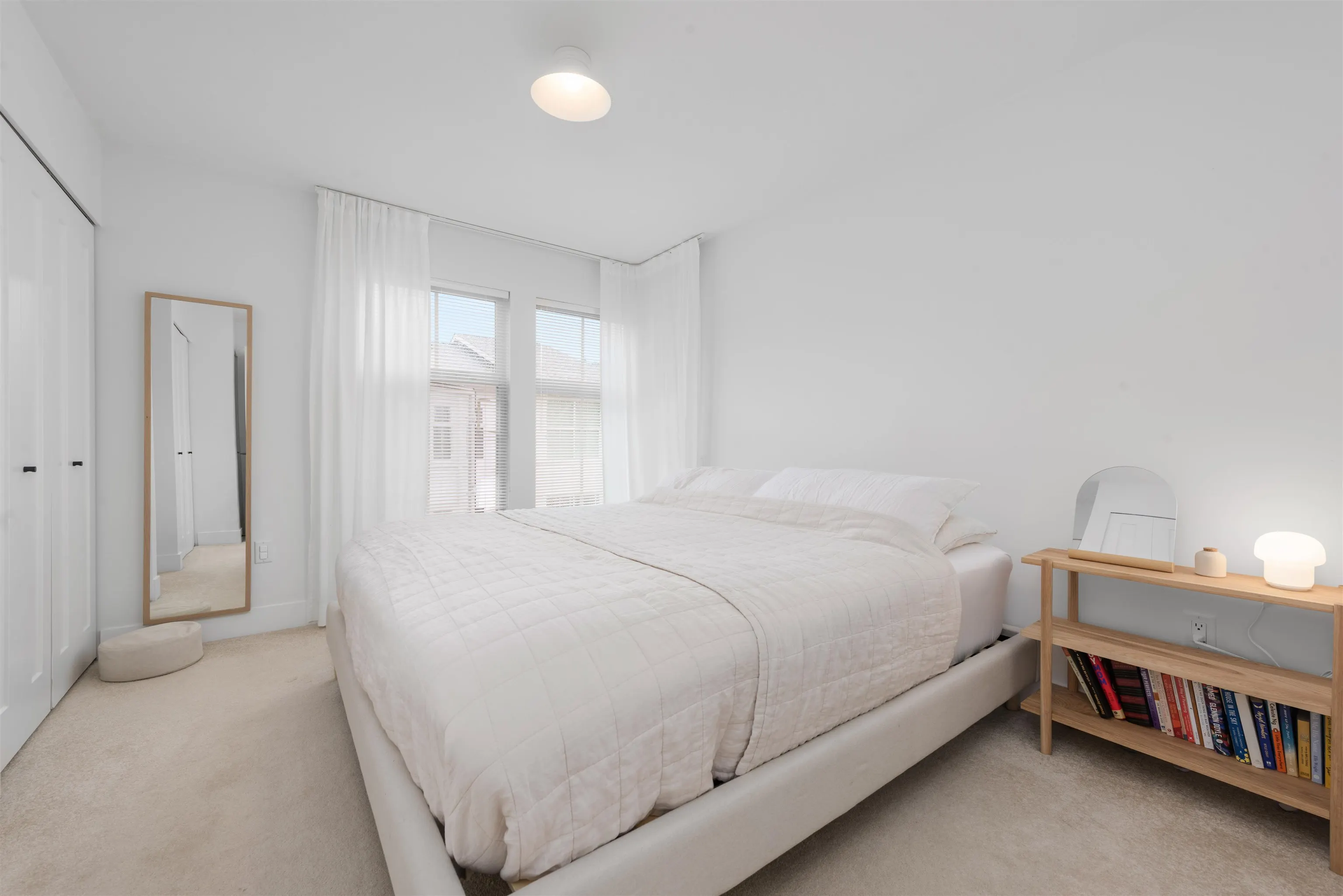 17 4716 Orca Way