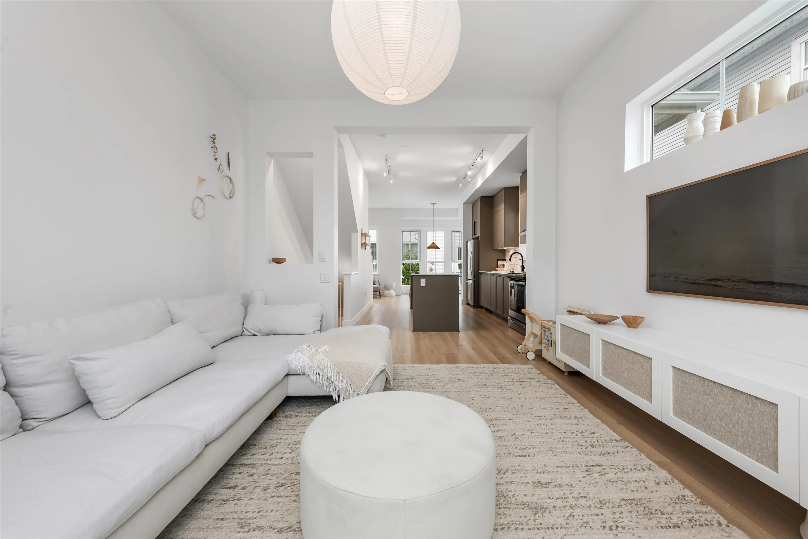 17 4716 Orca Way
