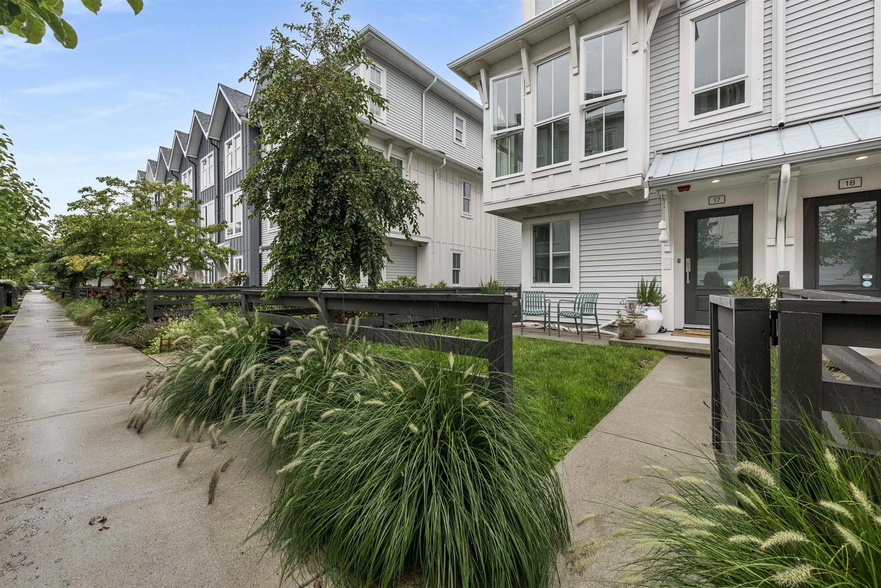 17 4716 Orca Way