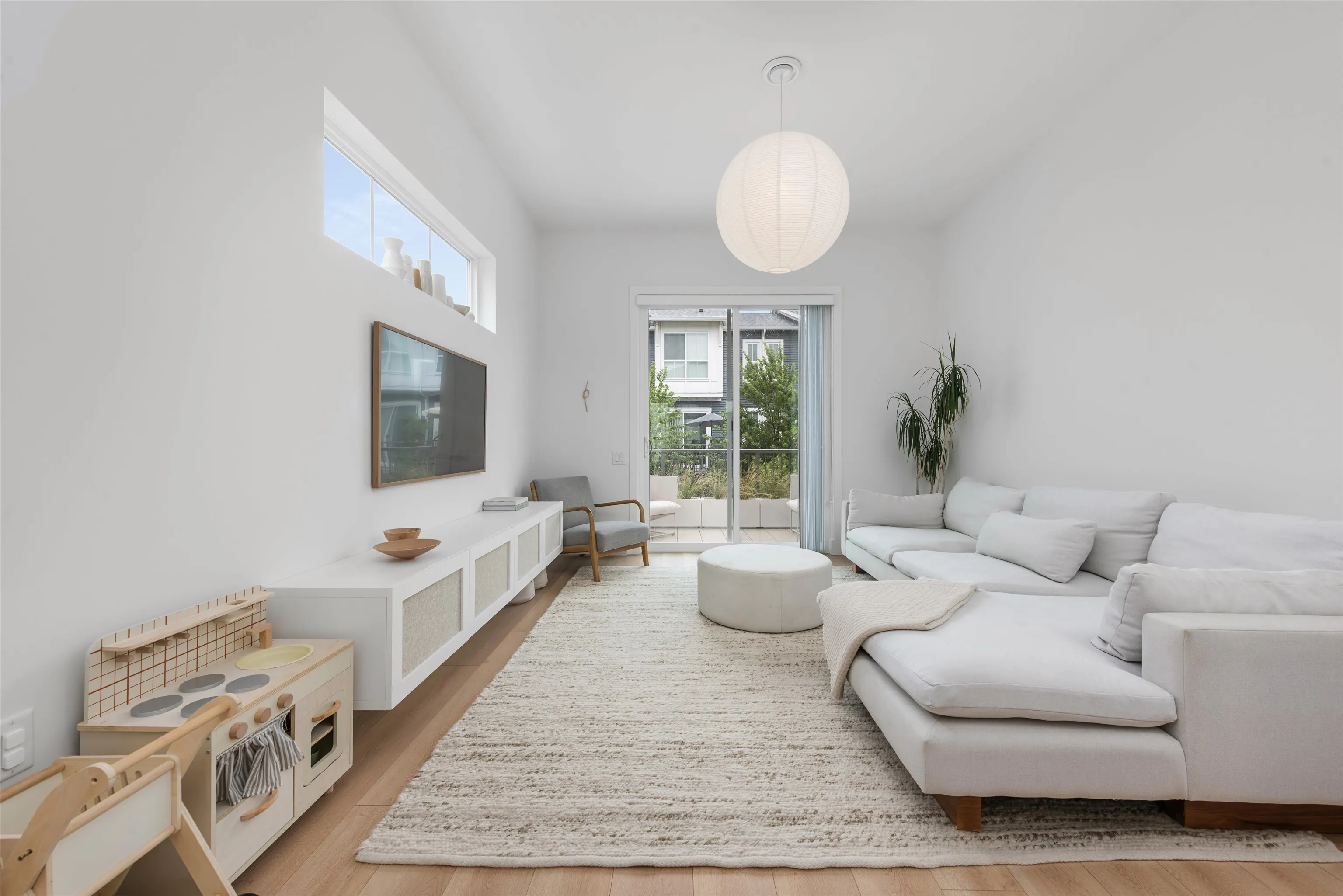 17 4716 Orca Way