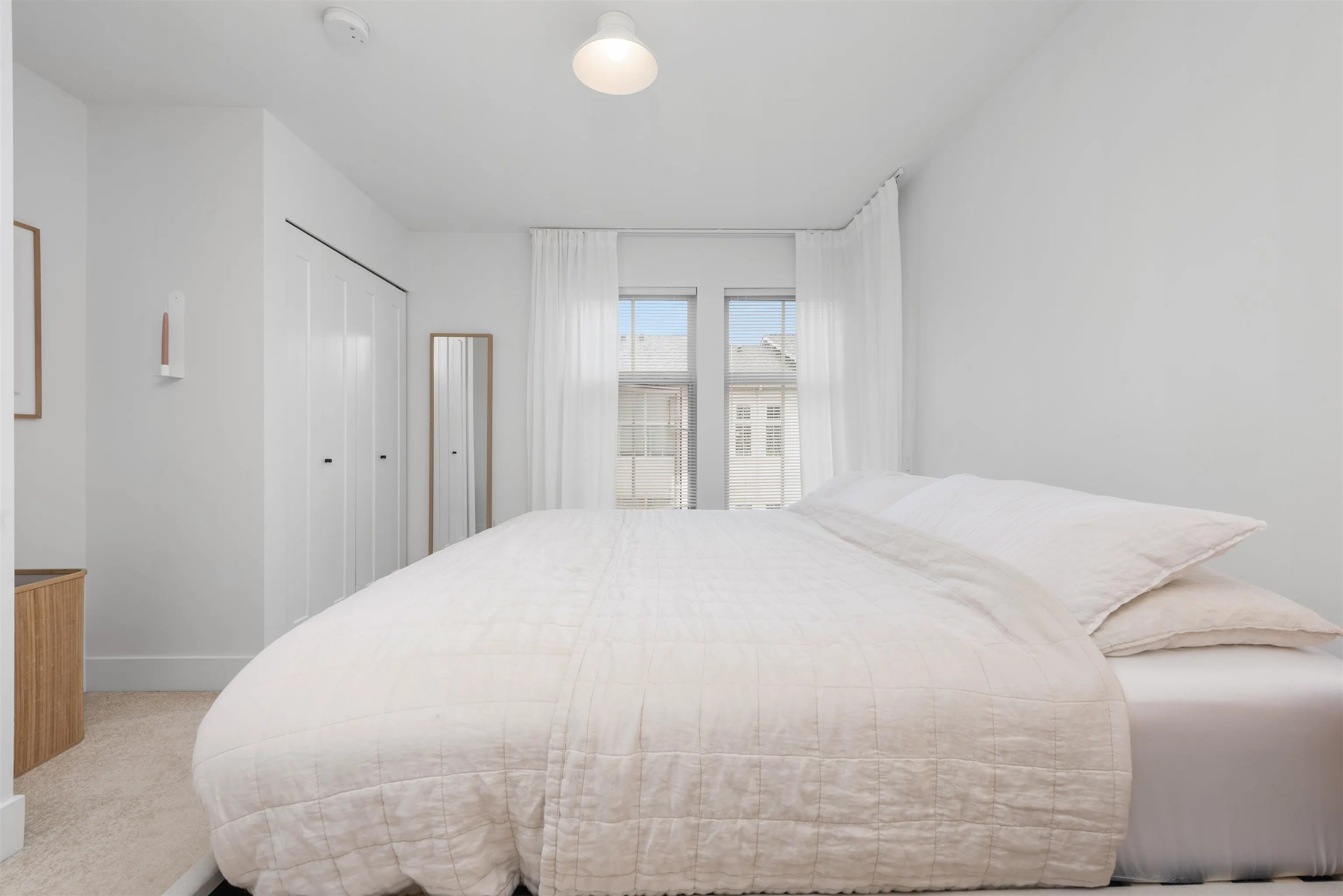 17 4716 Orca Way