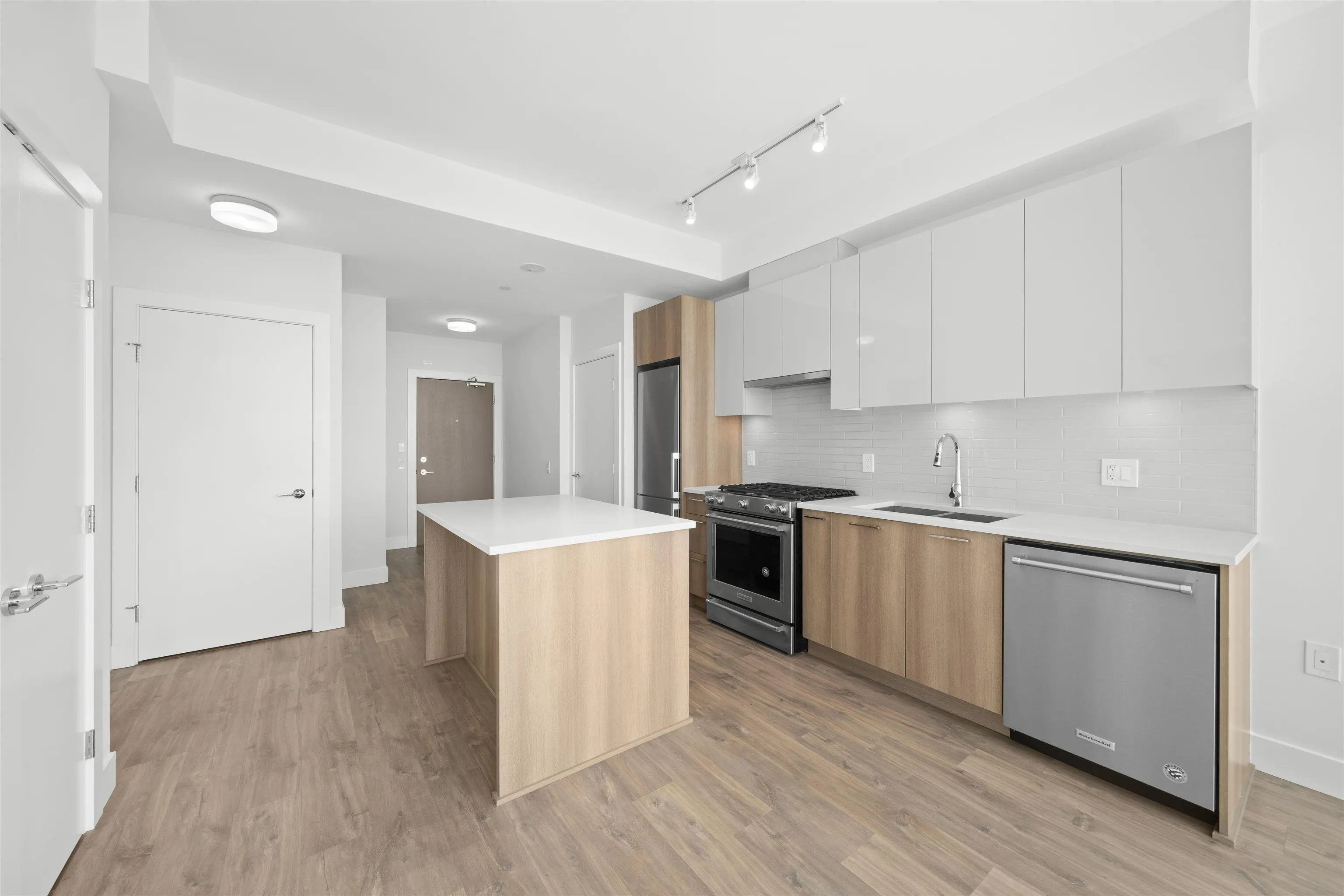 713 258 Nelson's Court