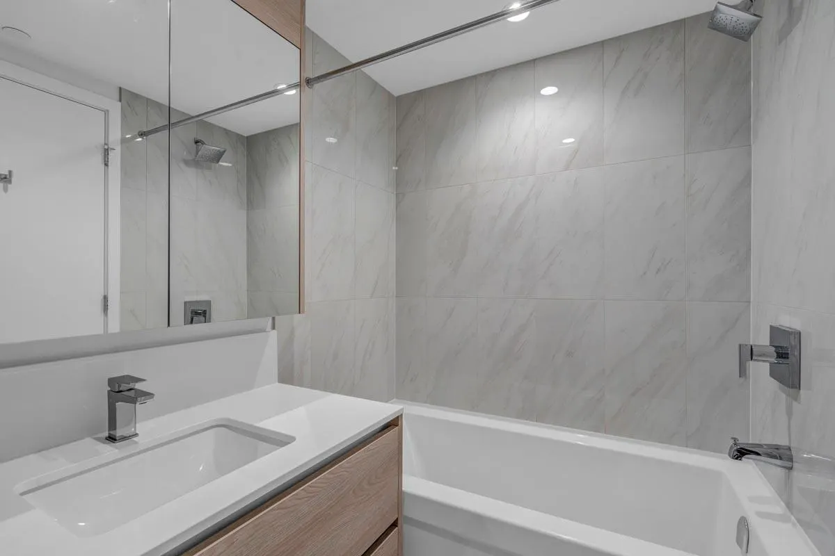 403 2085 Skyline Court