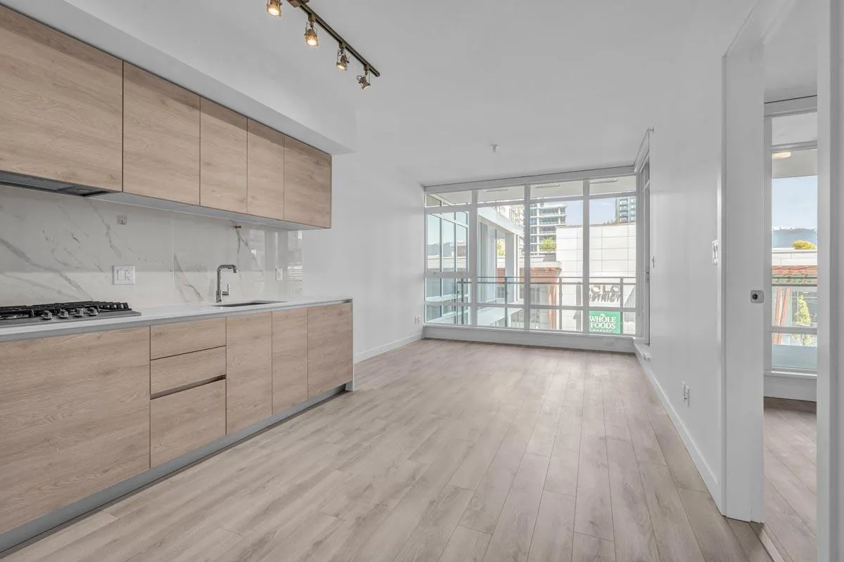 403 2085 Skyline Court