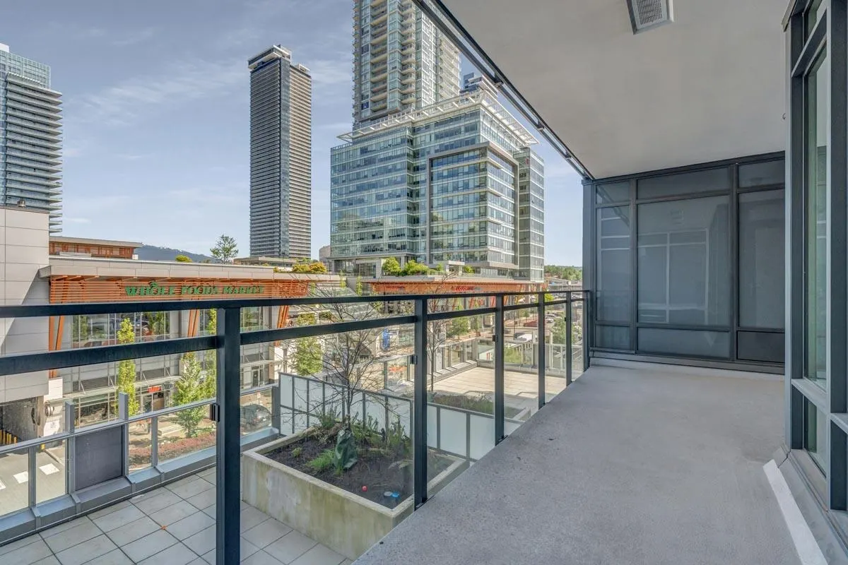 403 2085 Skyline Court