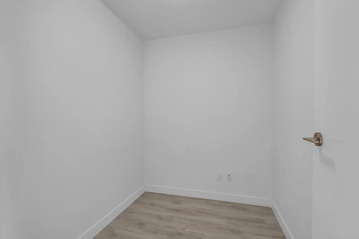 403 2085 Skyline Court